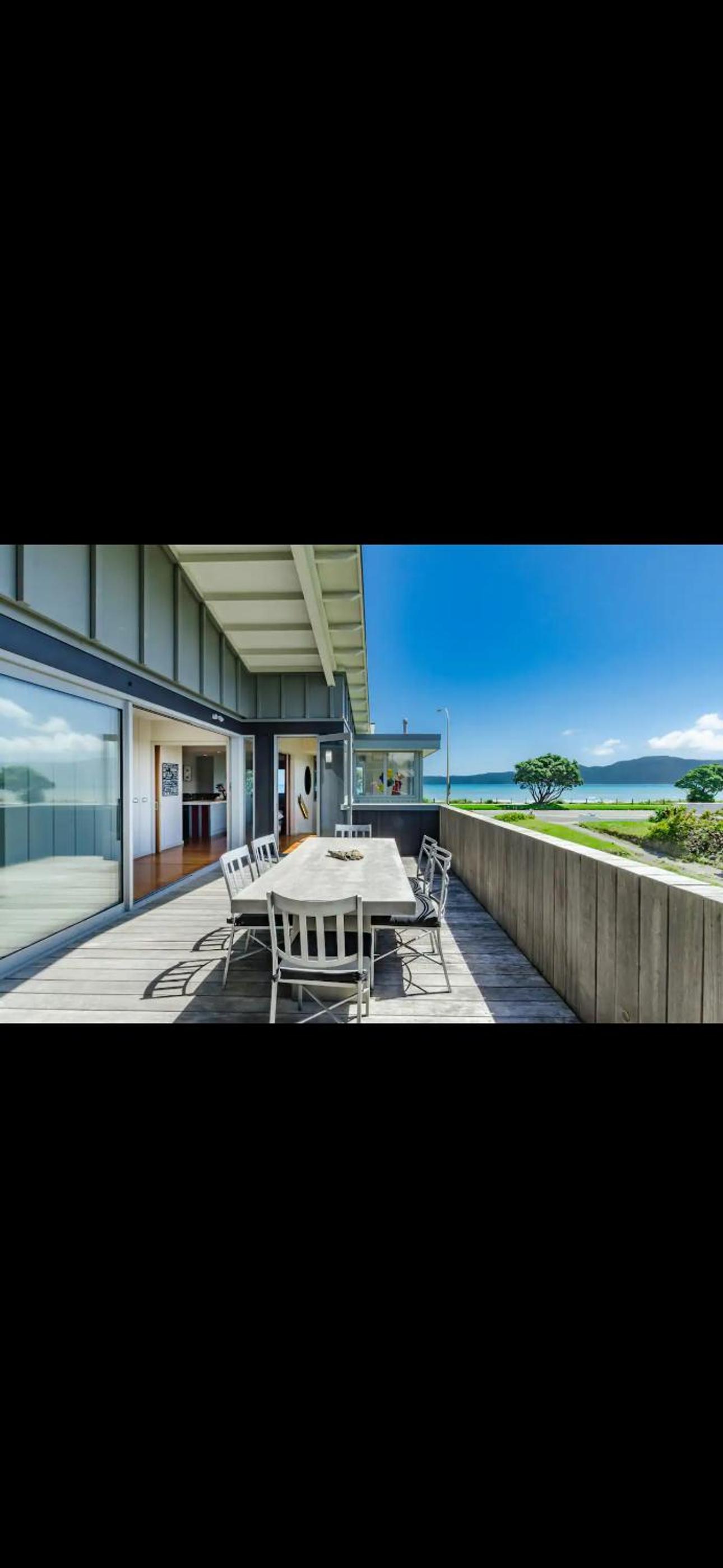 Luxury beachside loving view 5