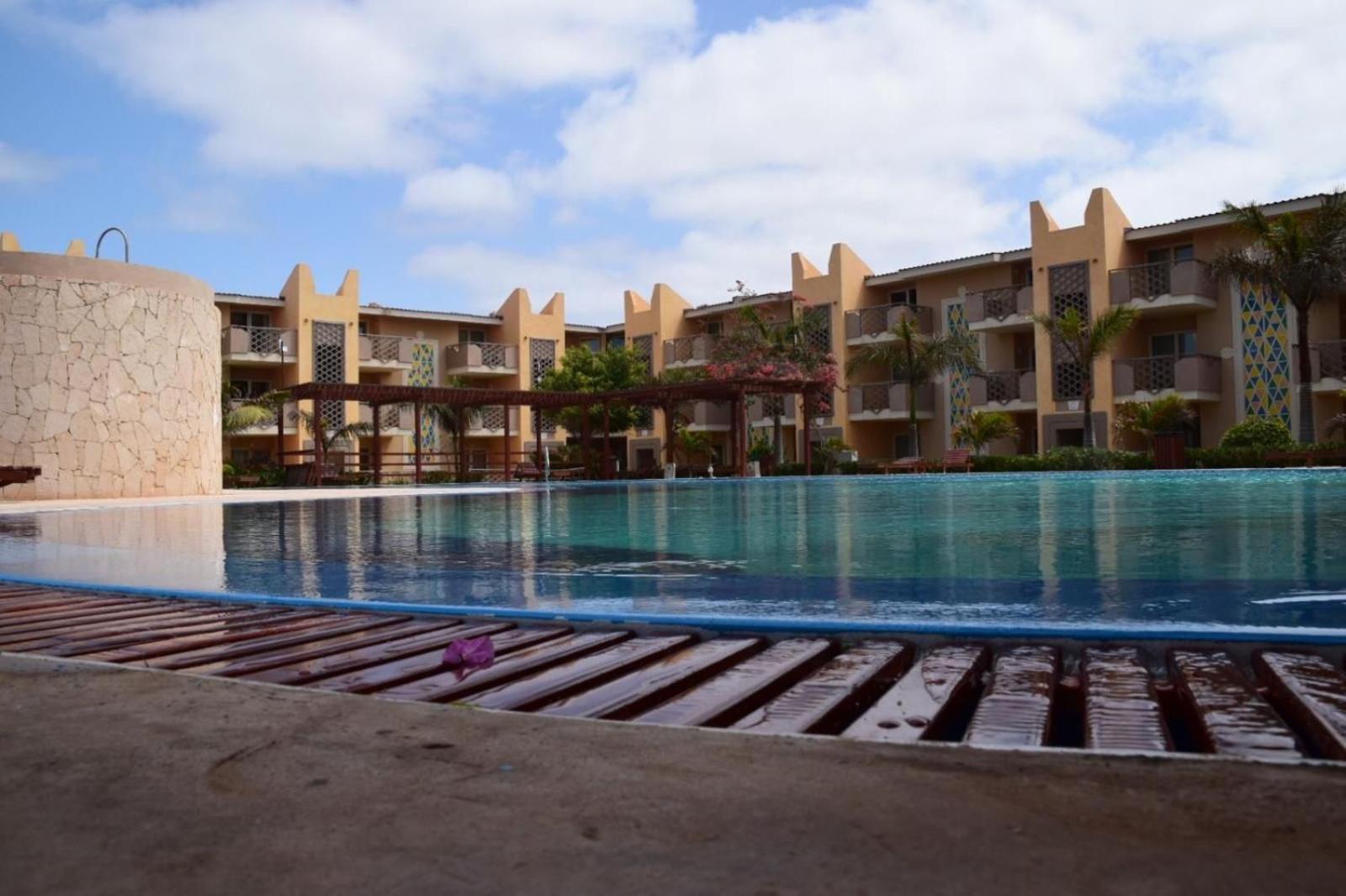 Tropical Issara Sal