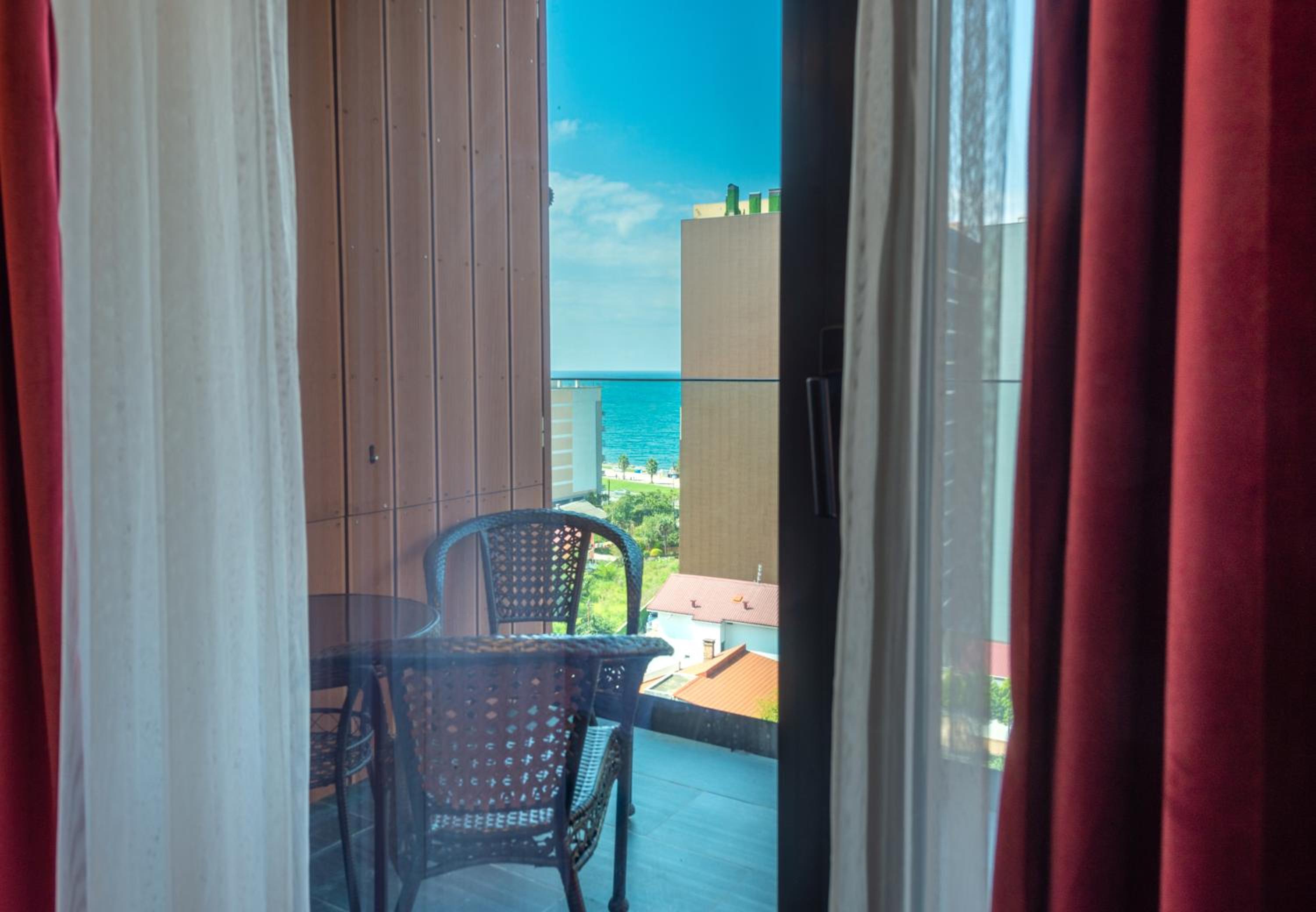 Sunshine Residence & Hotel
