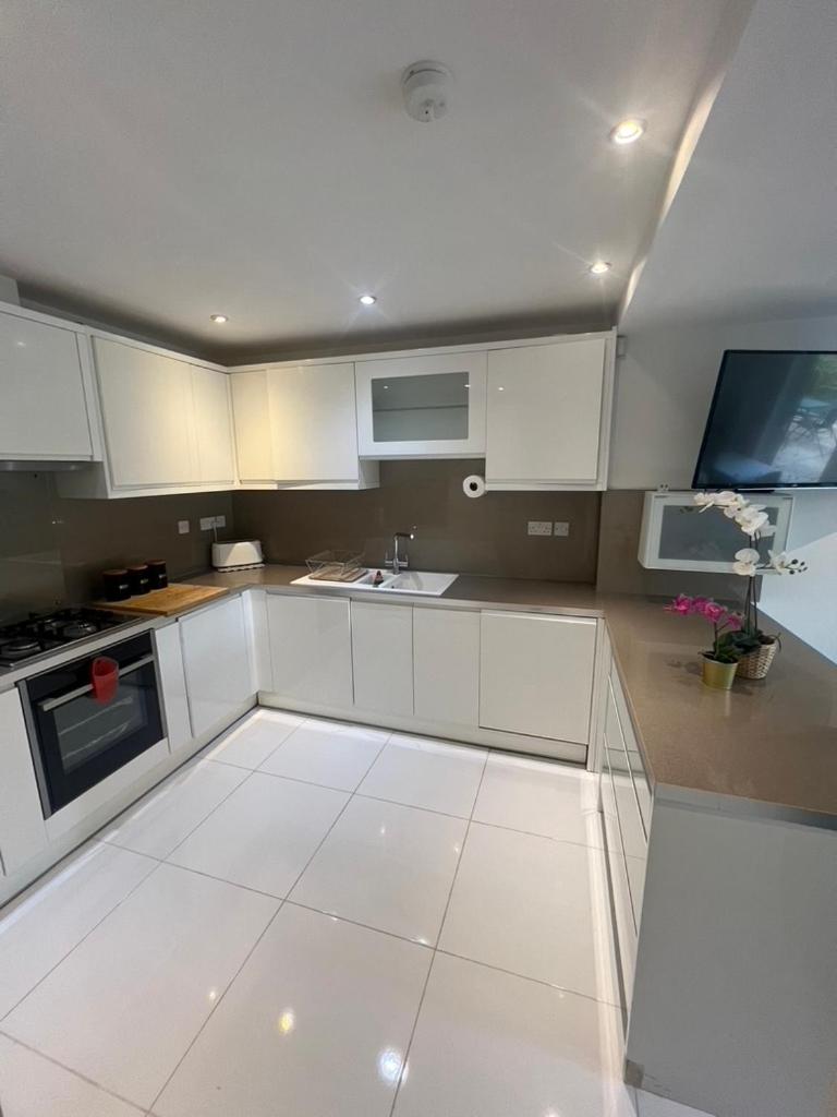 Zenobia London Luxury Apartments view 2