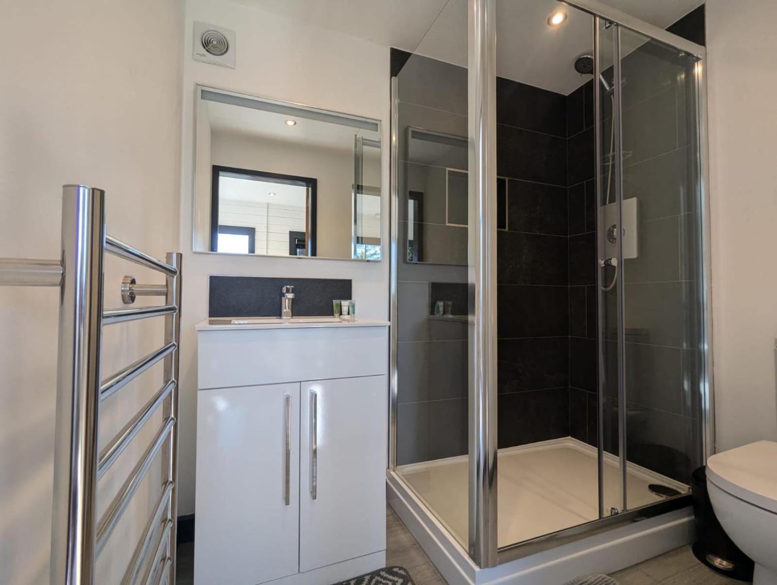 Shearsby Valley Lakes Accommodation