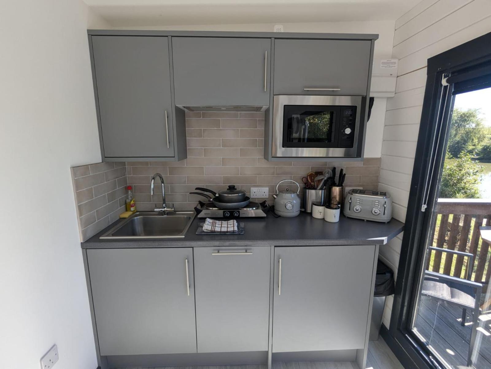 Shearsby Valley Lakes Accommodation