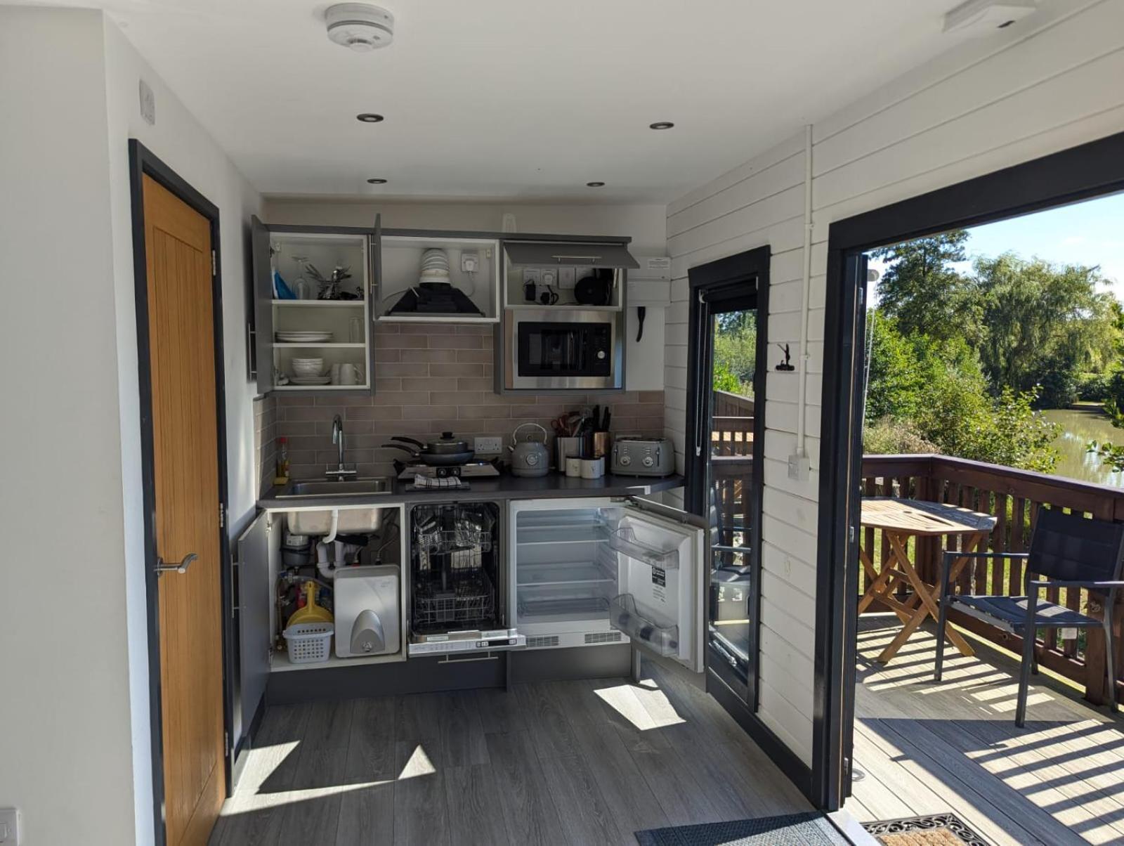 Shearsby Valley Lakes Accommodation