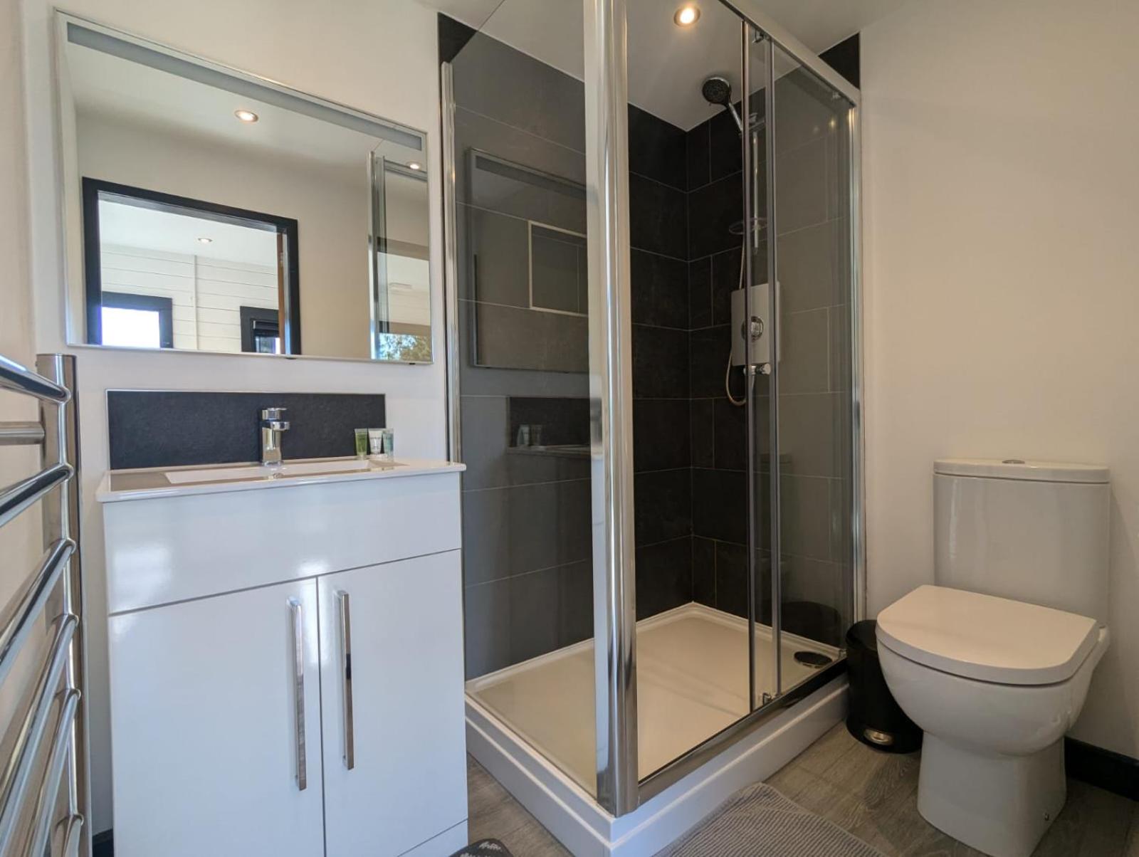 Shearsby Valley Lakes Accommodation