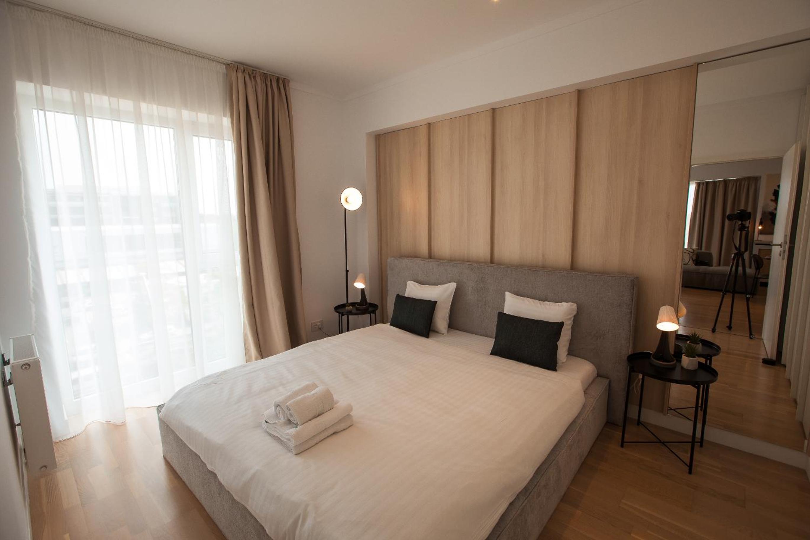 Marble Heights I 1 BR apartment with underground parking view 4