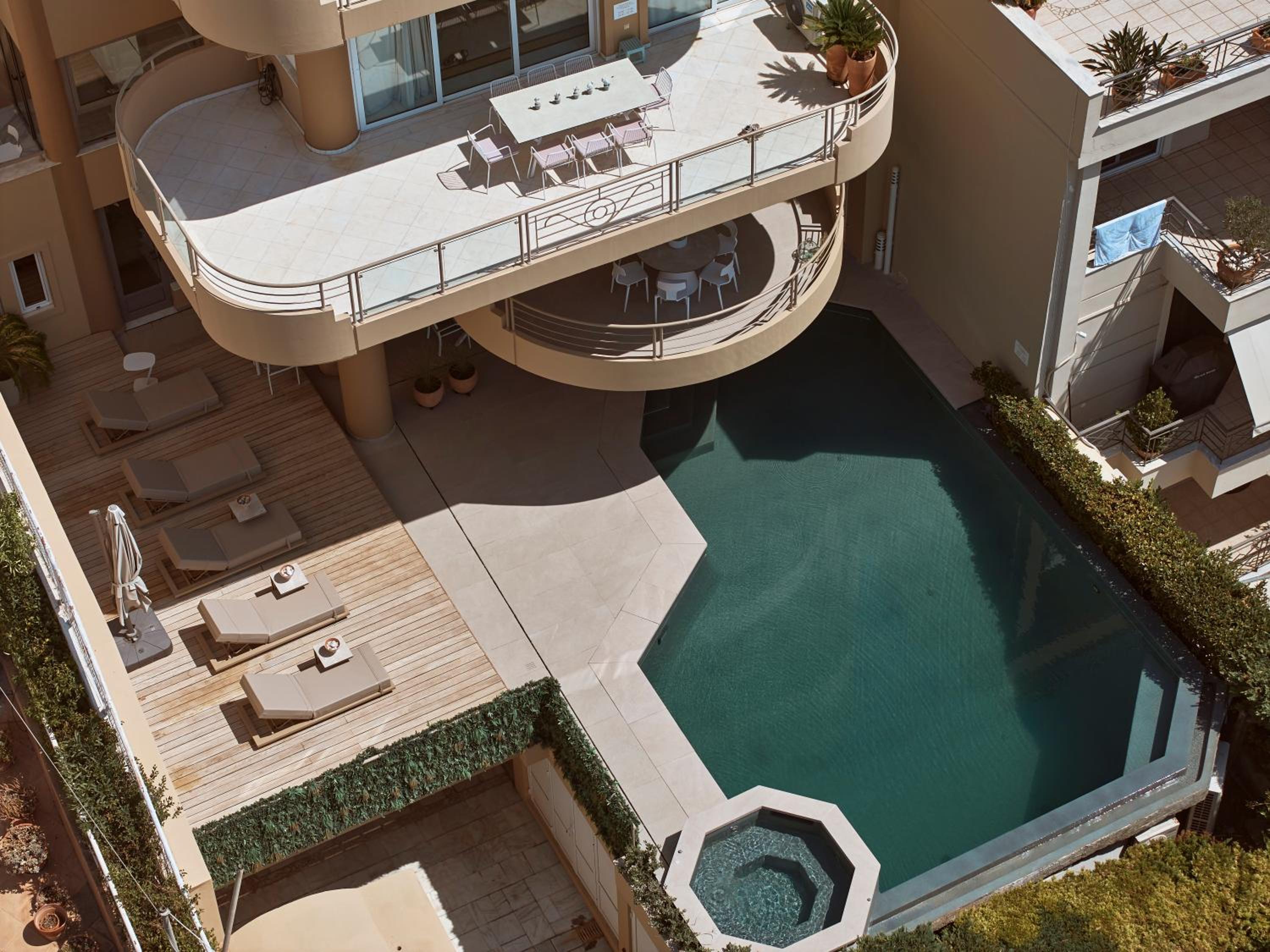 Crystal Green Properties