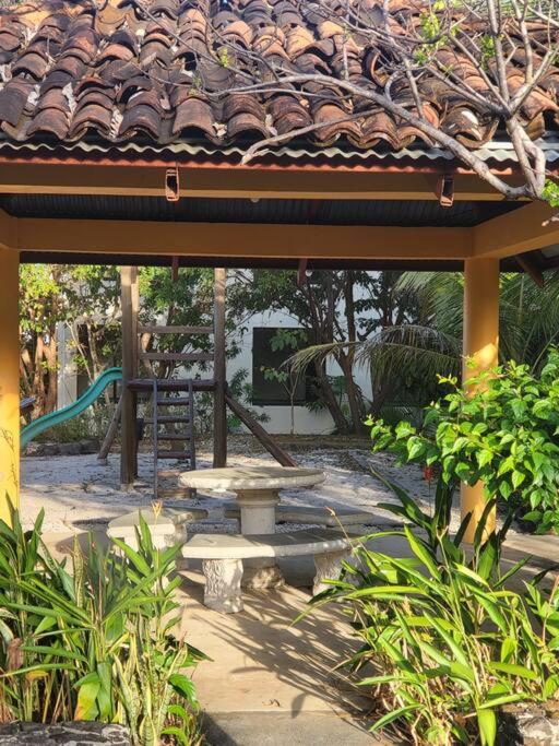 Hermoso Apartamento#1 en Condominio Vista Hermosa