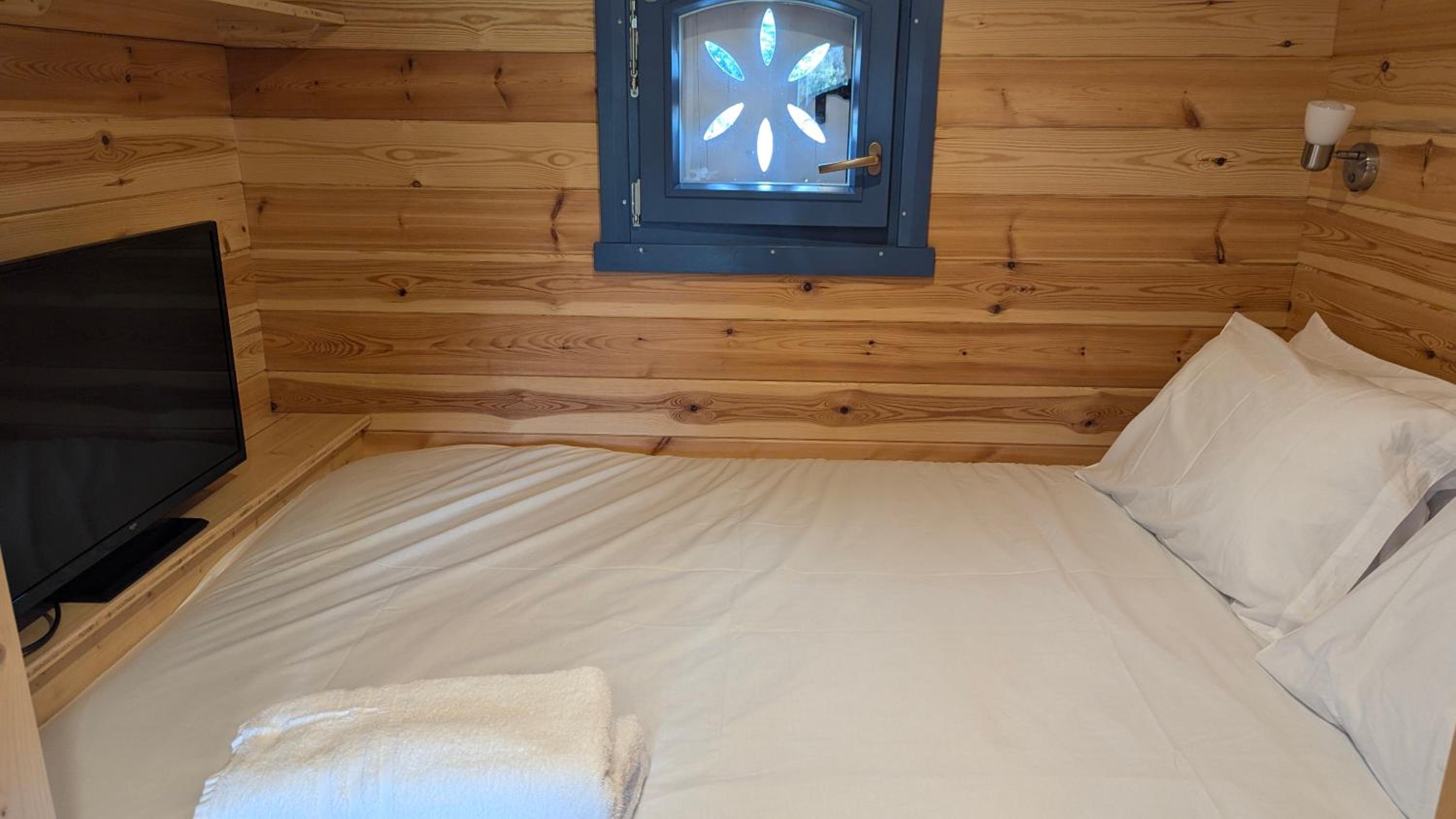 Worcester Vacations - The Anna Mae - For Cosy Couples - Property Image 20