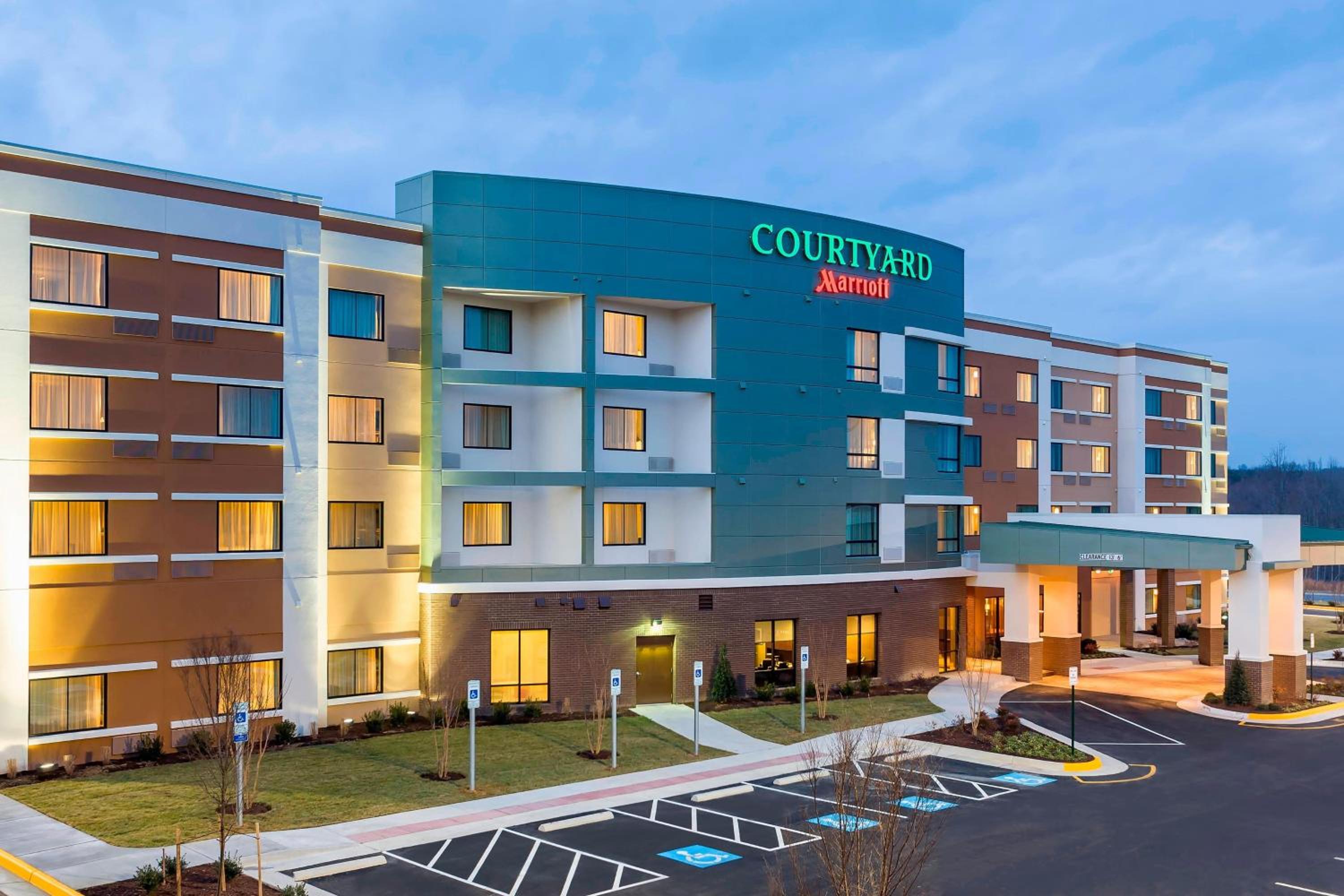 Courtyard by Marriott Stafford Quantico - Property Image 18