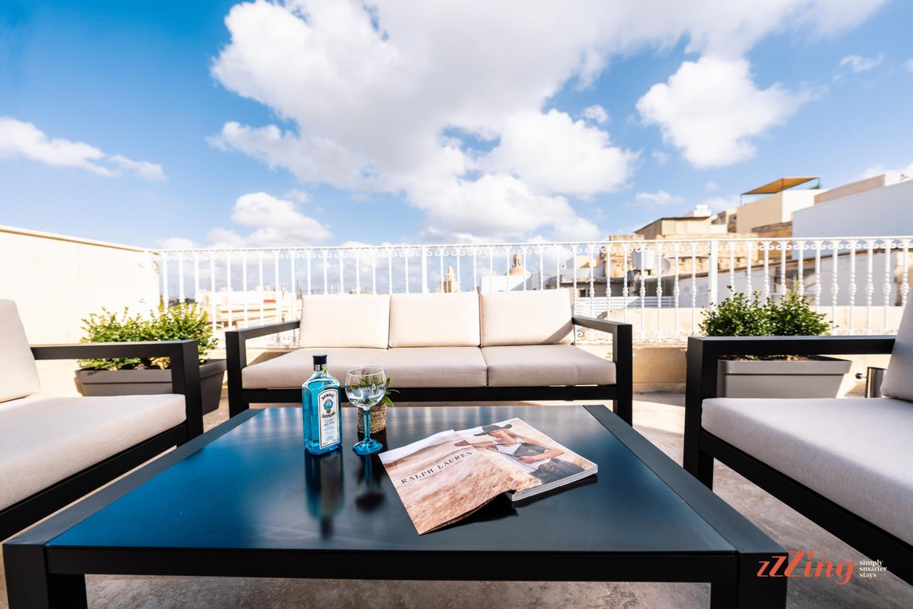 The Florian Boutique Guesthouse by Zzzing photo 4