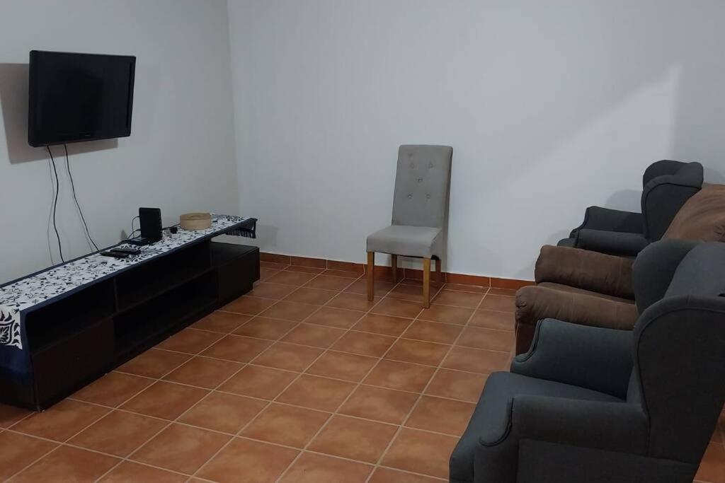 Hermoso Apartamento #5 en Condominio Vista Hermosa