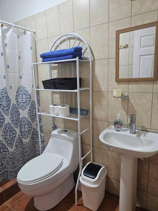 Hermoso Apartamento #5 en Condominio Vista Hermosa