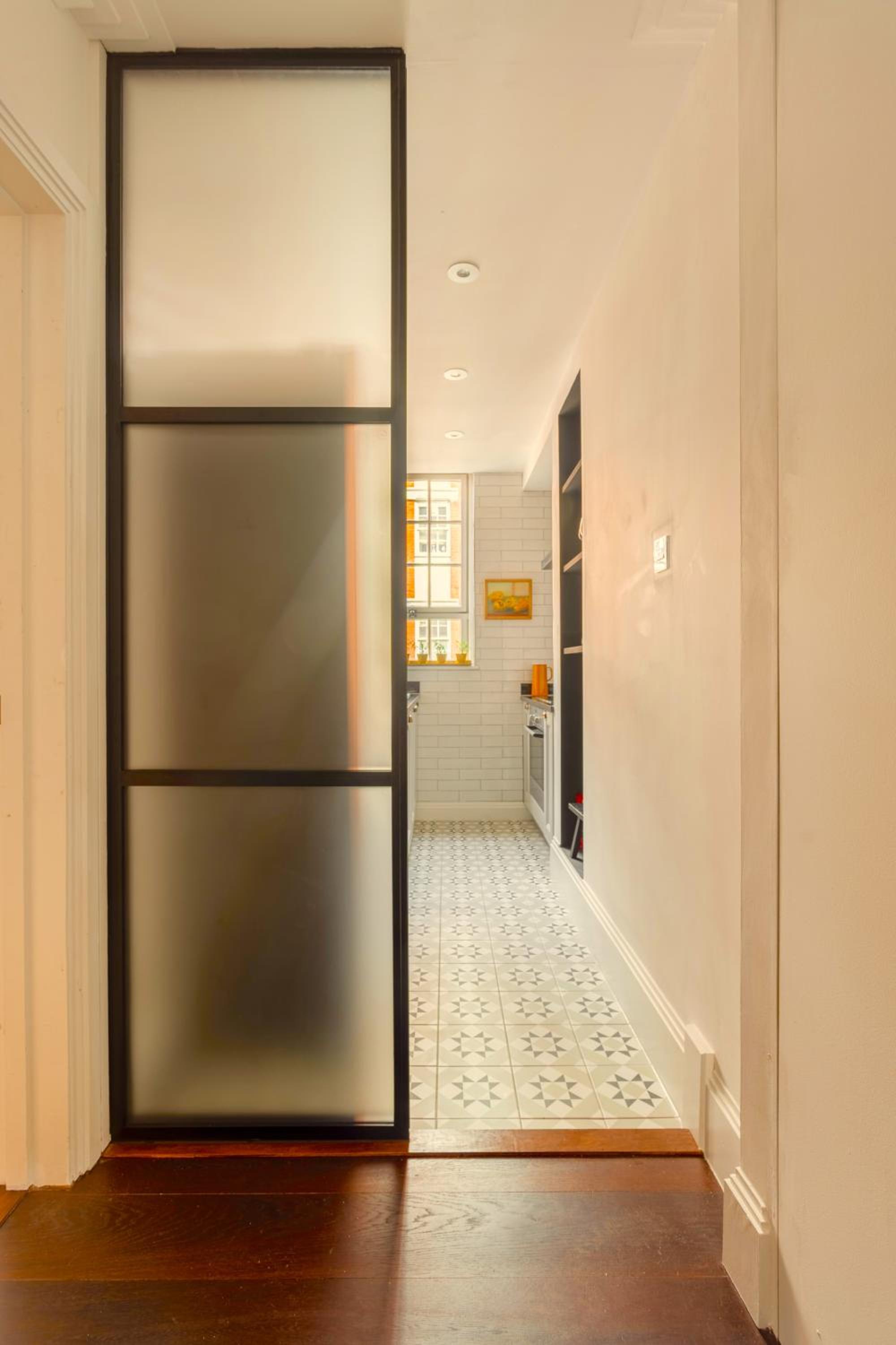 2bed Kings Road Chelsea Apt, London