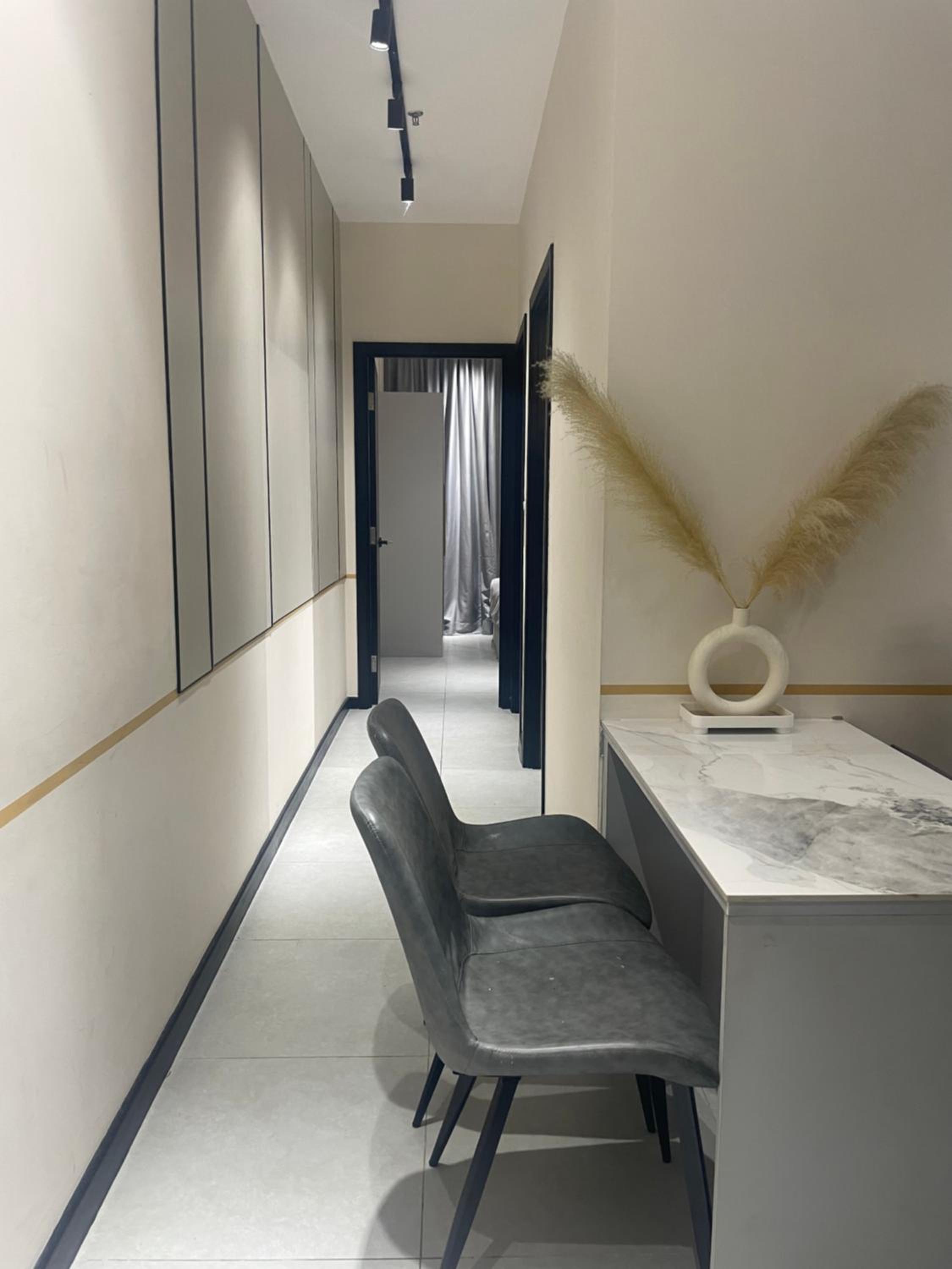 modern comfy stay 2BR 1BA