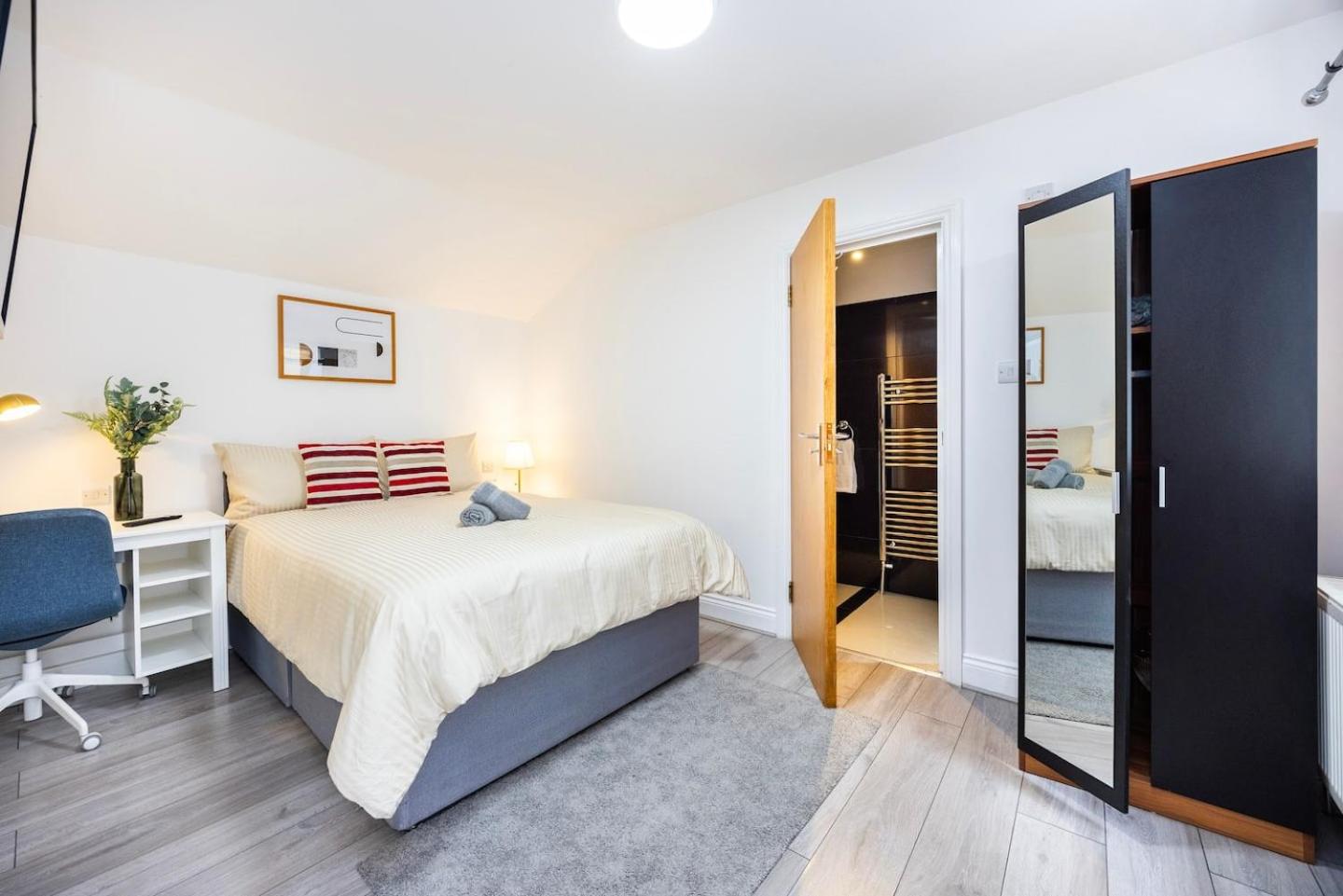 3 BR 3BA Kensington Stay by Plotseeker Sleeps 8