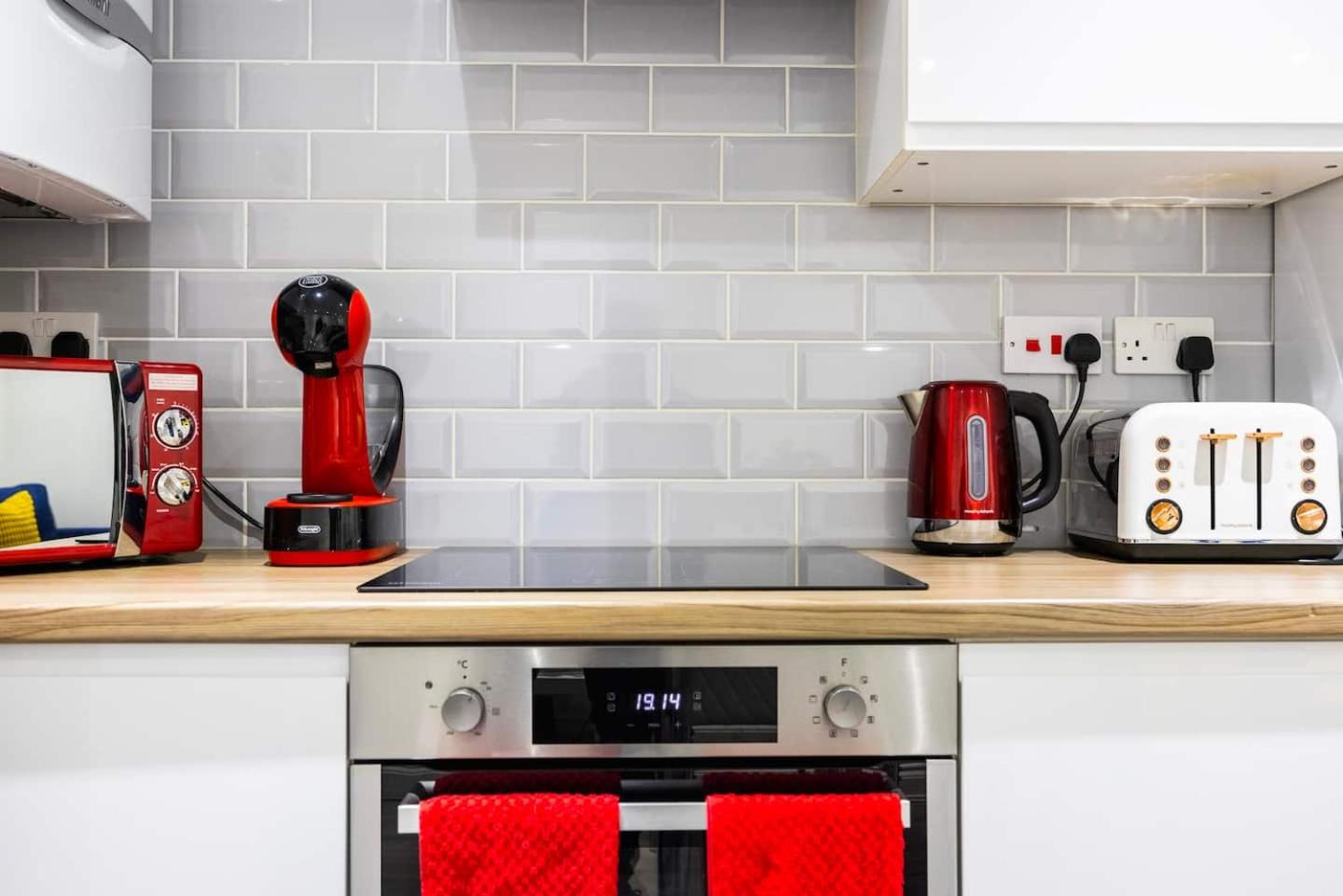 3 BR 3BA Kensington Stay by Plotseeker Sleeps 8