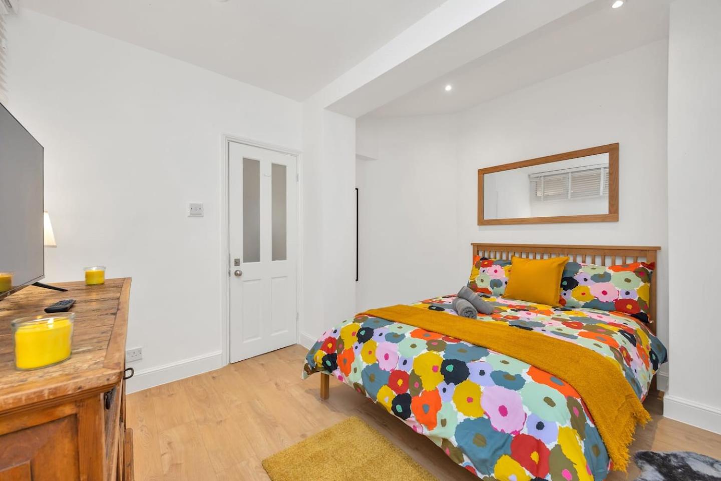 Kensington 3BR Victorian Flat Sleeps 7 Tube