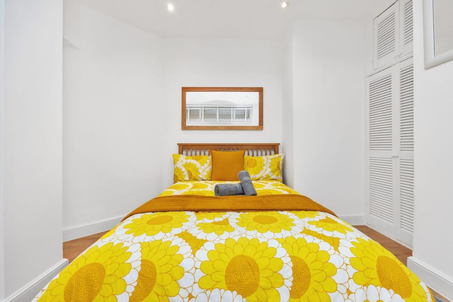 Kensington 3BR Victorian Flat Sleeps 7 Tube