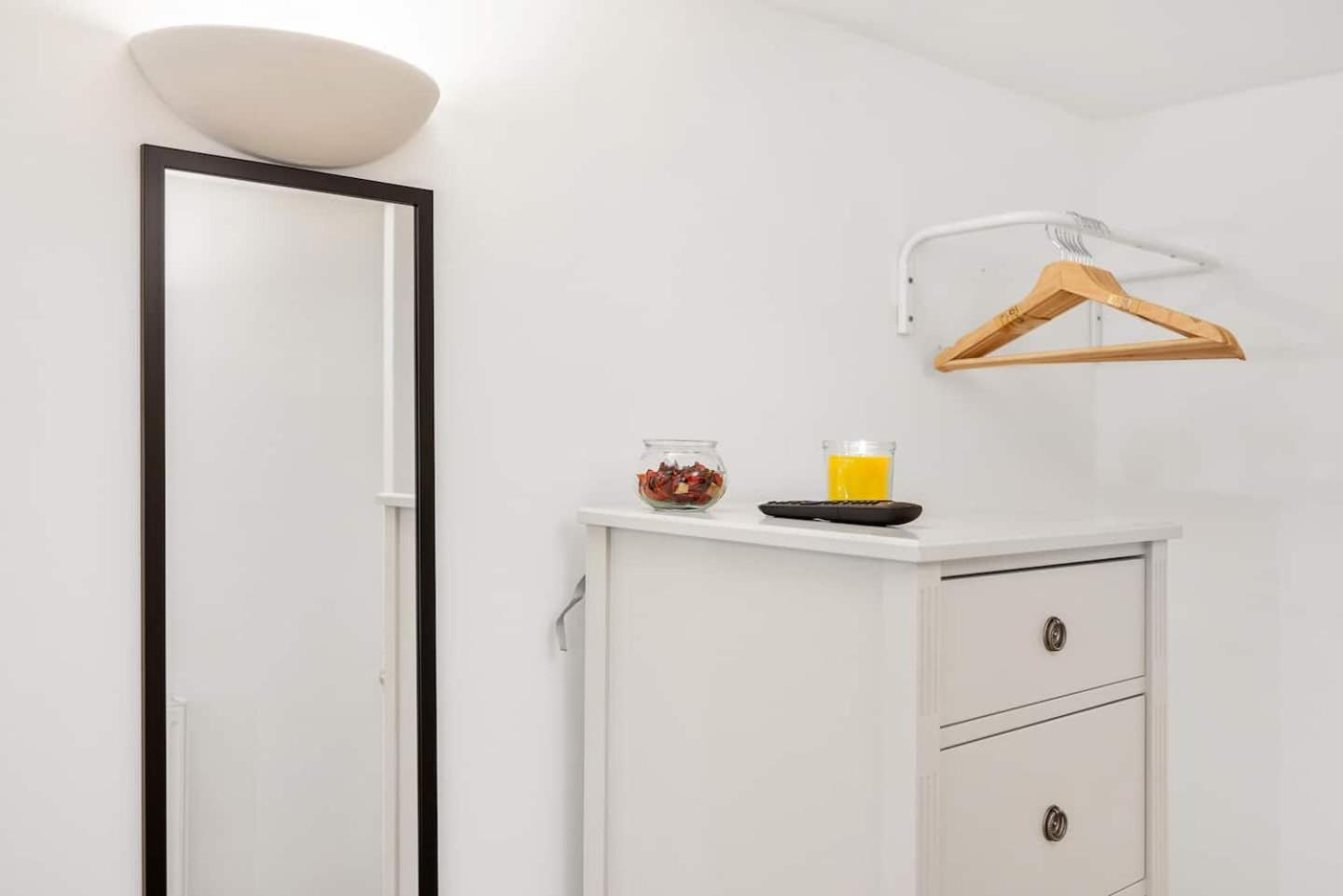 Kensington 3BR Victorian Flat Sleeps 7 Tube
