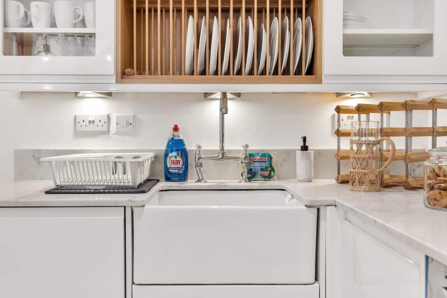 Kensington 3BR Victorian Flat Sleeps 7 Tube