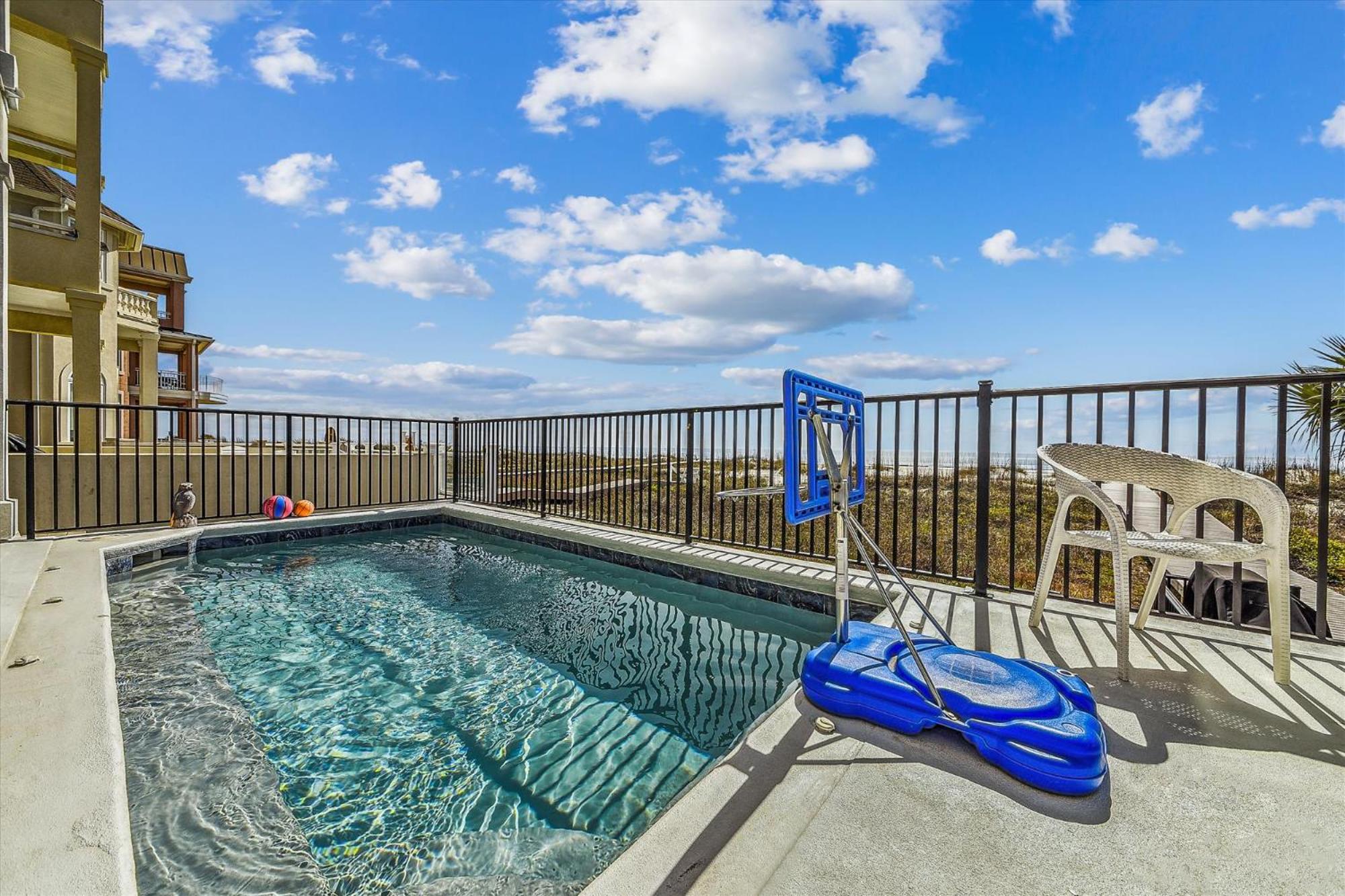 10 Collier Beach- Oceanfront, Private Beach Access, Heatable Pool, Free Activities Included view 3
