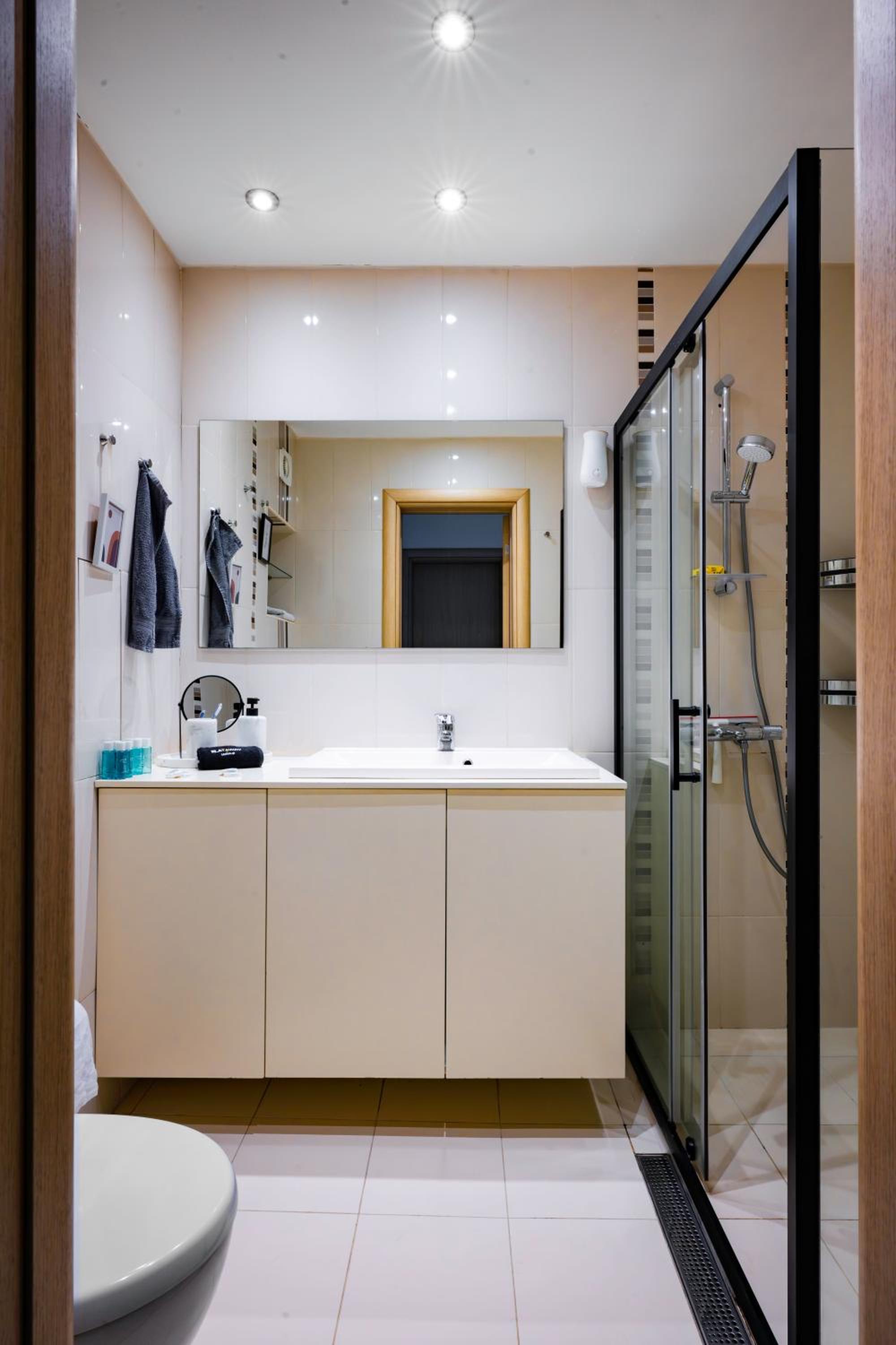 Spacious 2BD Flat with Secure Free Parking by Flat Mаnager