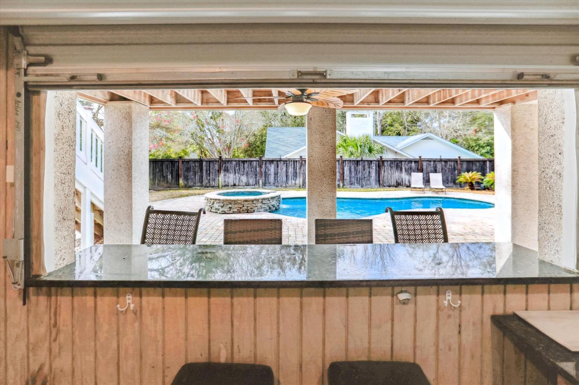 13 Moonshell Rd- Near Ocean,Huge Pool,Fully Fenced Backyard! Free Activities! view 4