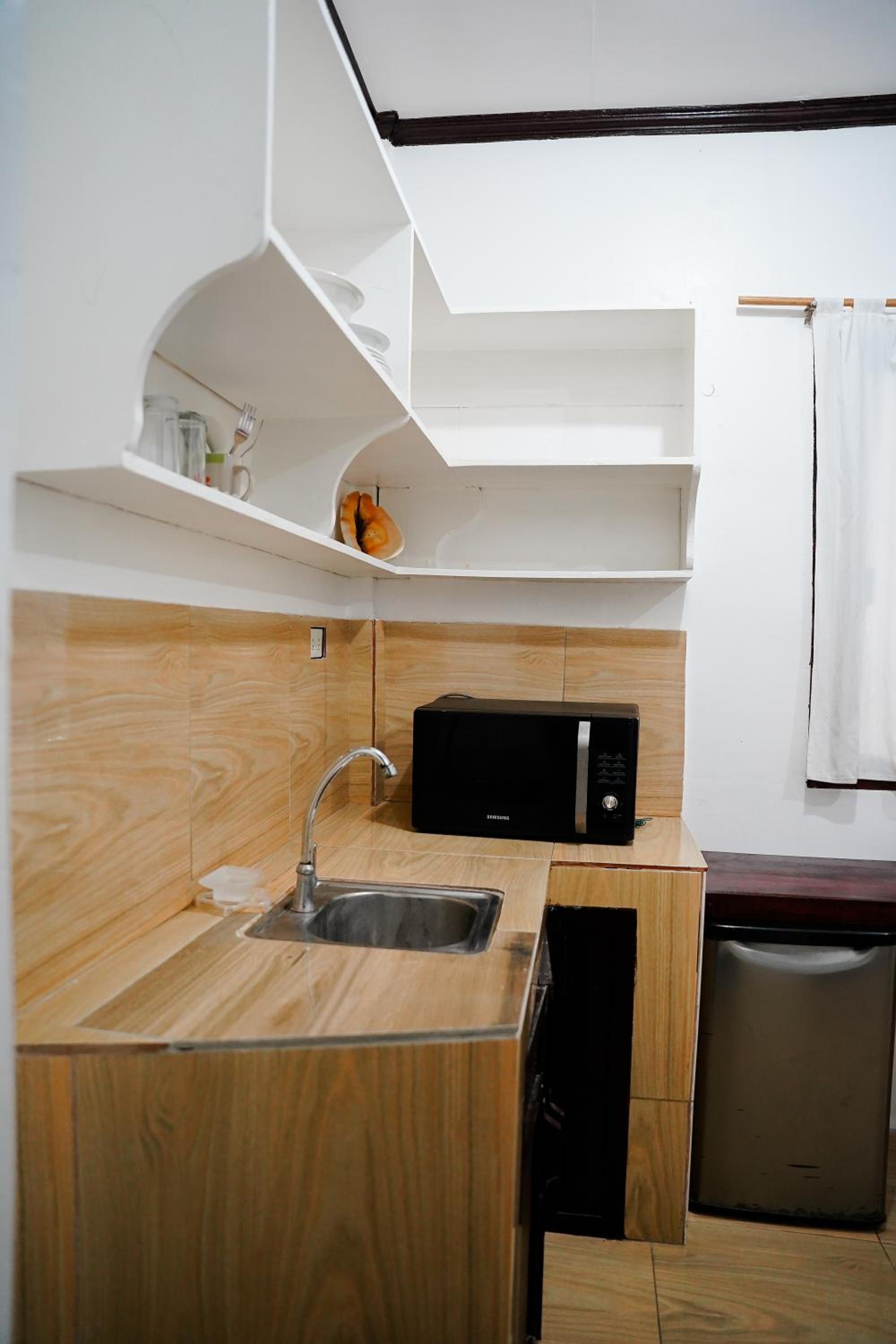 TOBY HOUSE SiARGAO