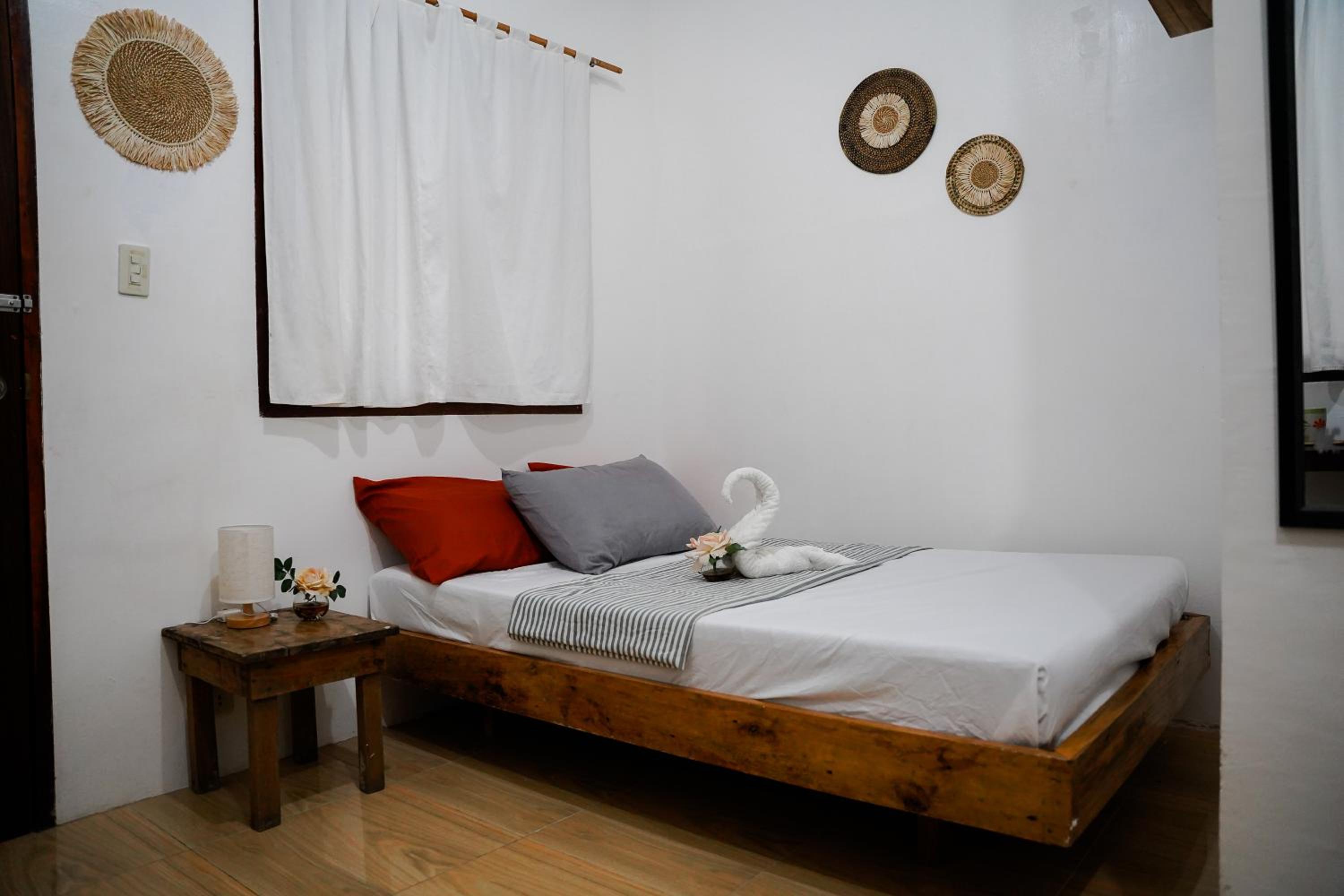 TOBY HOUSE SiARGAO