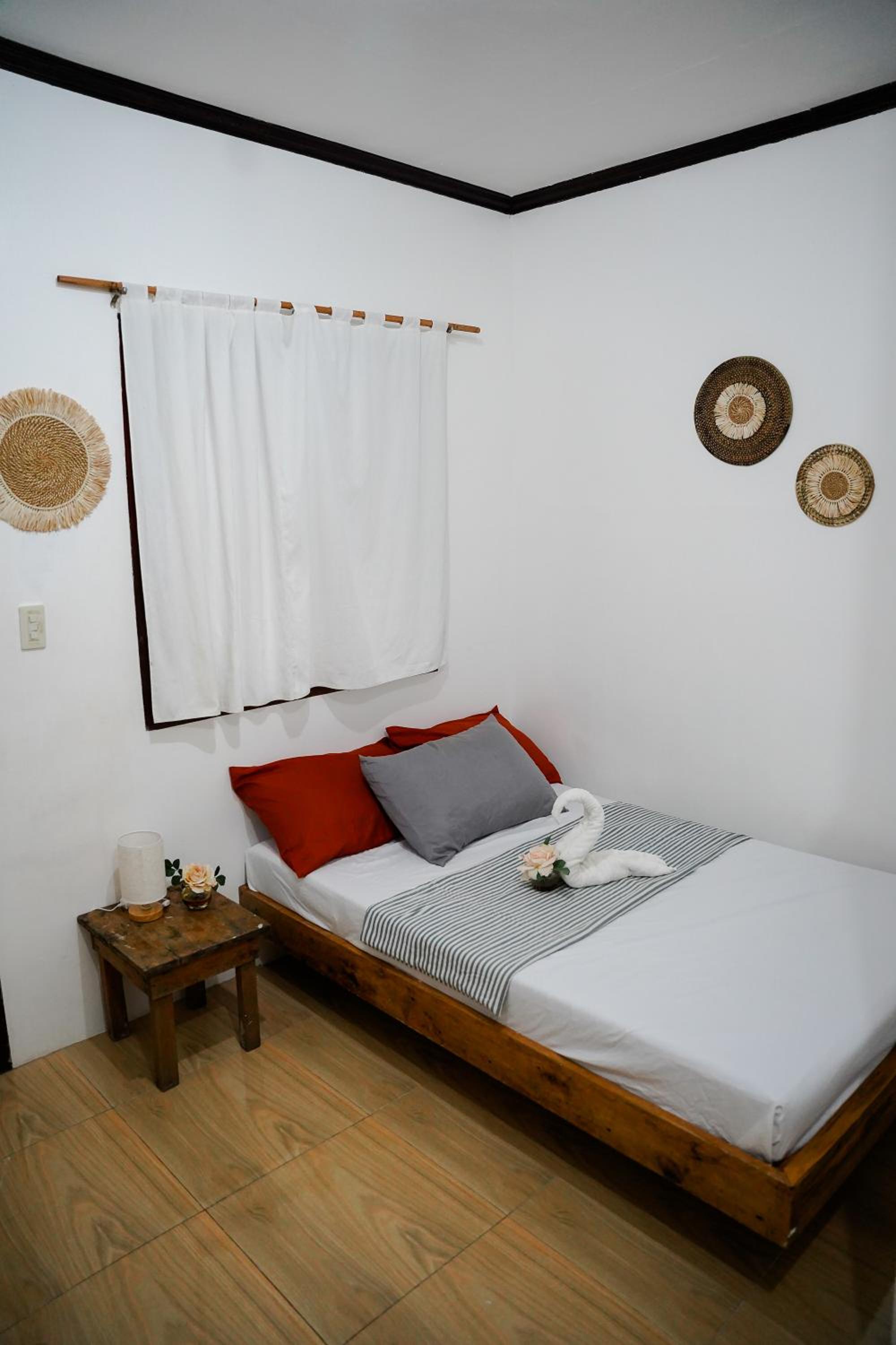 TOBY HOUSE SiARGAO