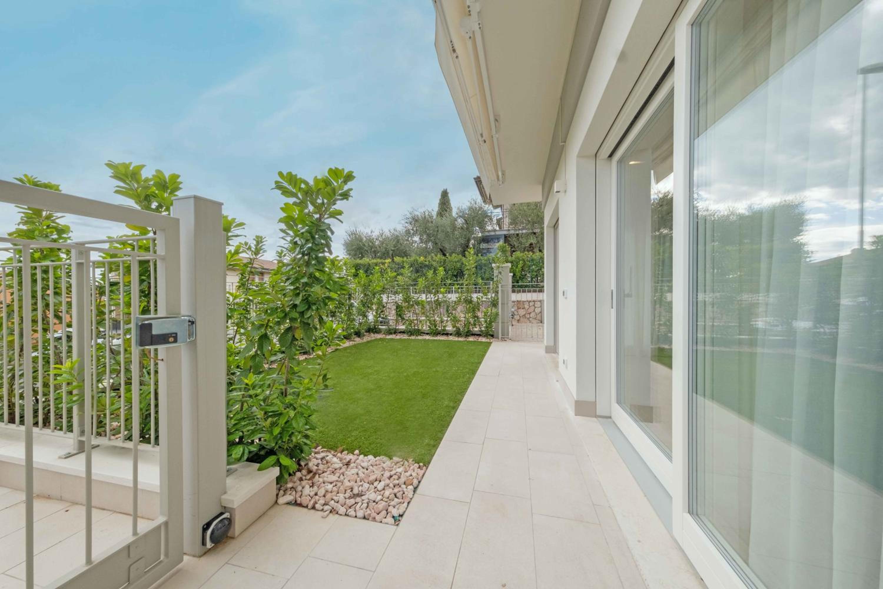 Photo 37