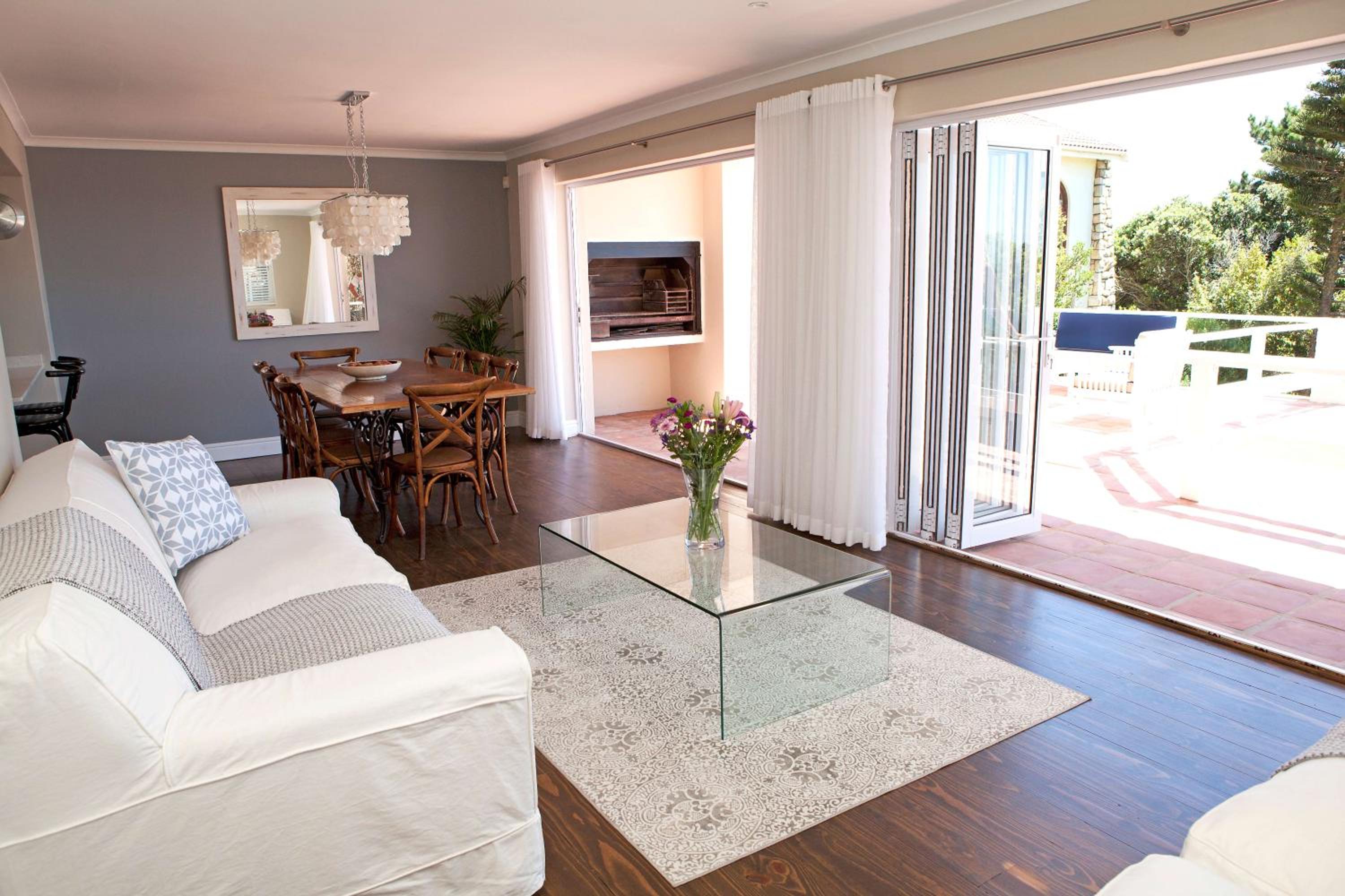 Seabreeze Luxury Two Bedroom Self Catering Penthouse