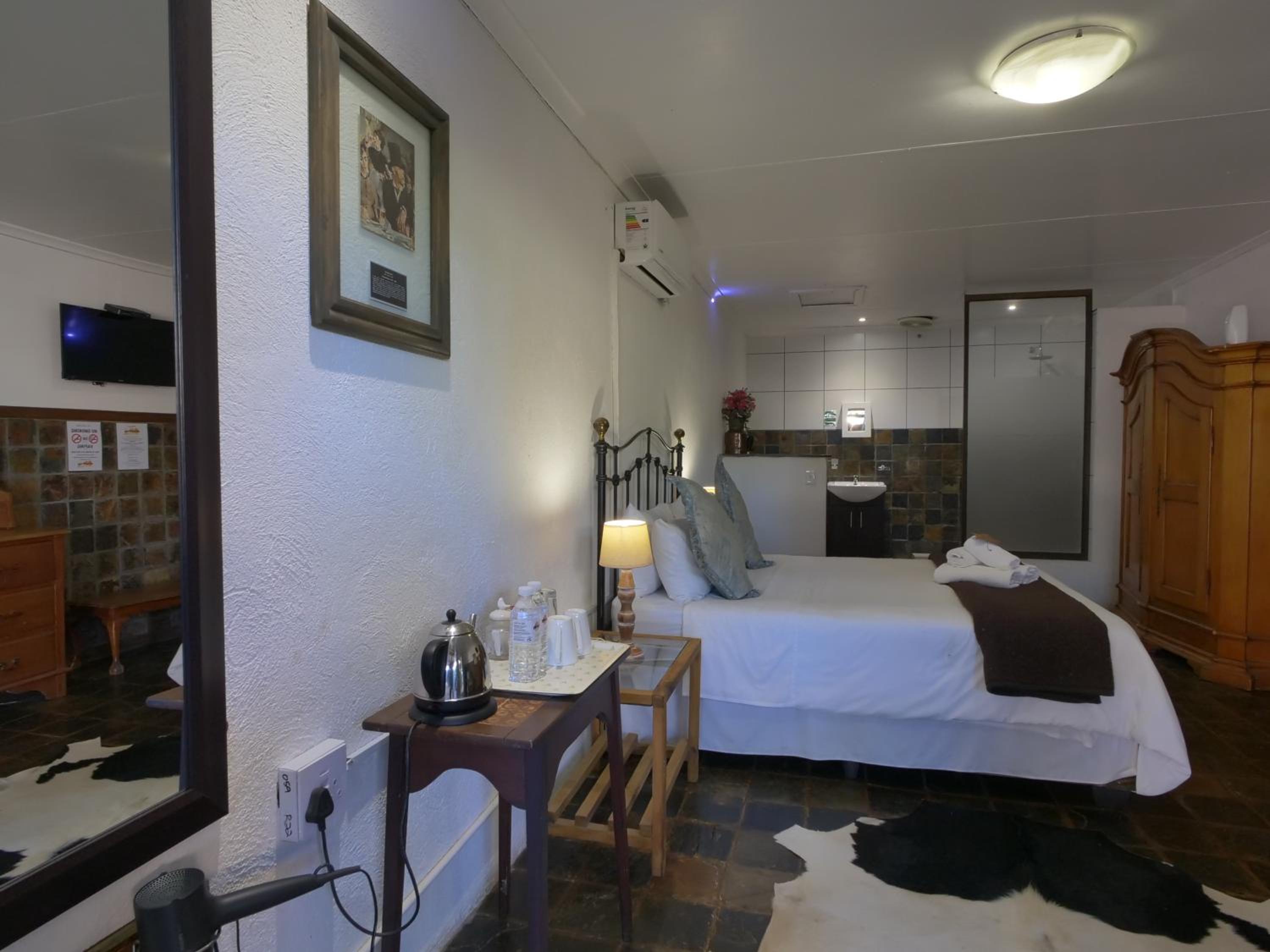 Autumn Breeze Manor Guest House