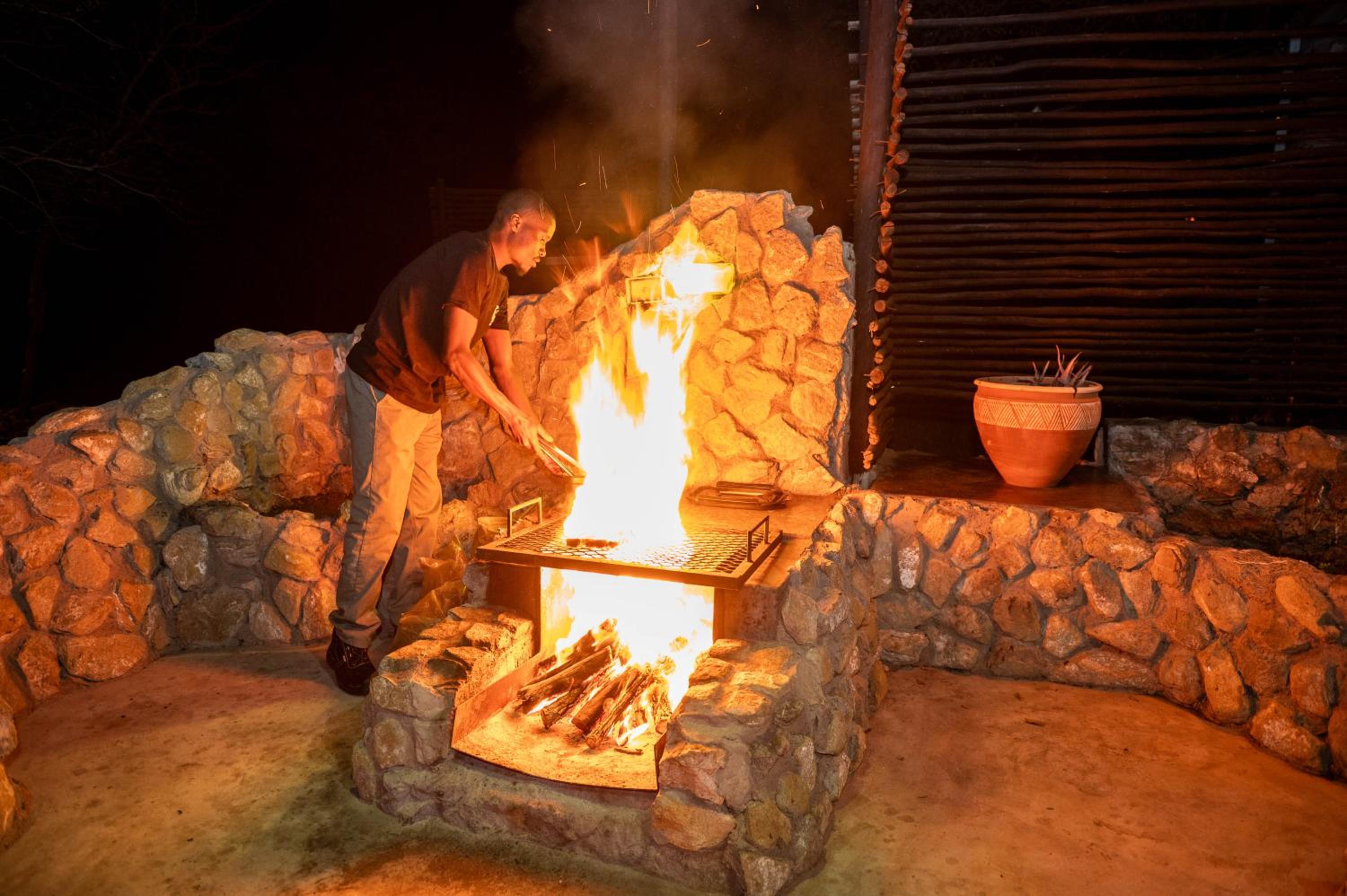 Foxy Crocodile Bush Lodge & Kruger Safaris