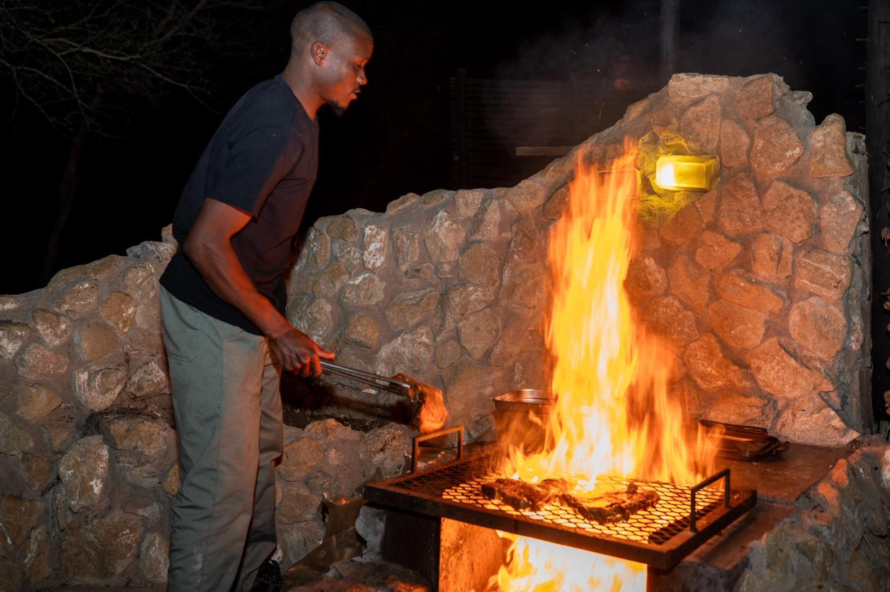Foxy Crocodile Bush Lodge & Kruger Safaris