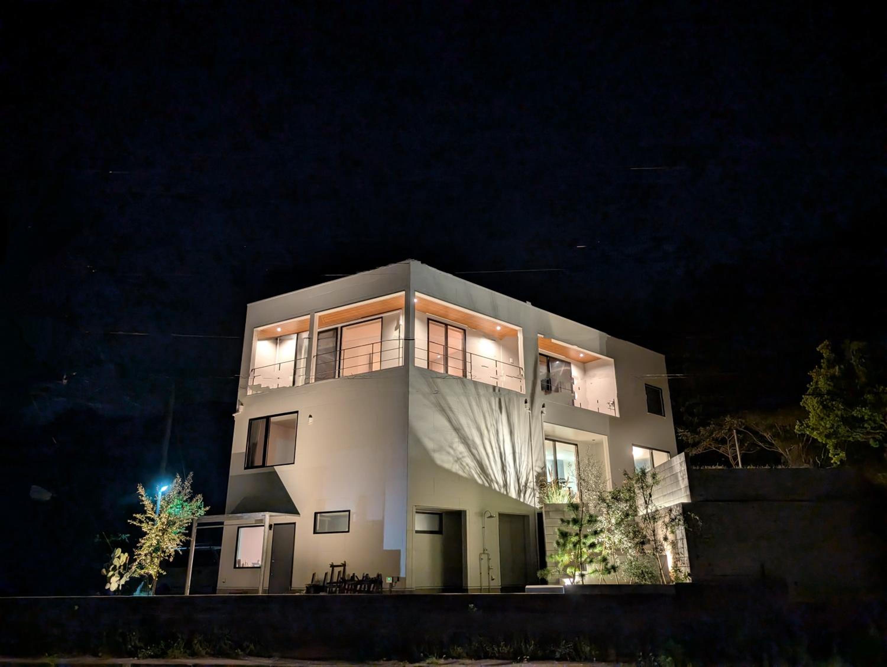 mahaloha house 新築ビーチフロント ペット同伴プラン有 ｍax8名 BBQ 海歩1分 アイランドキッチン 大型プロジェクタ 床暖房 オーシャンビューバス view 2
