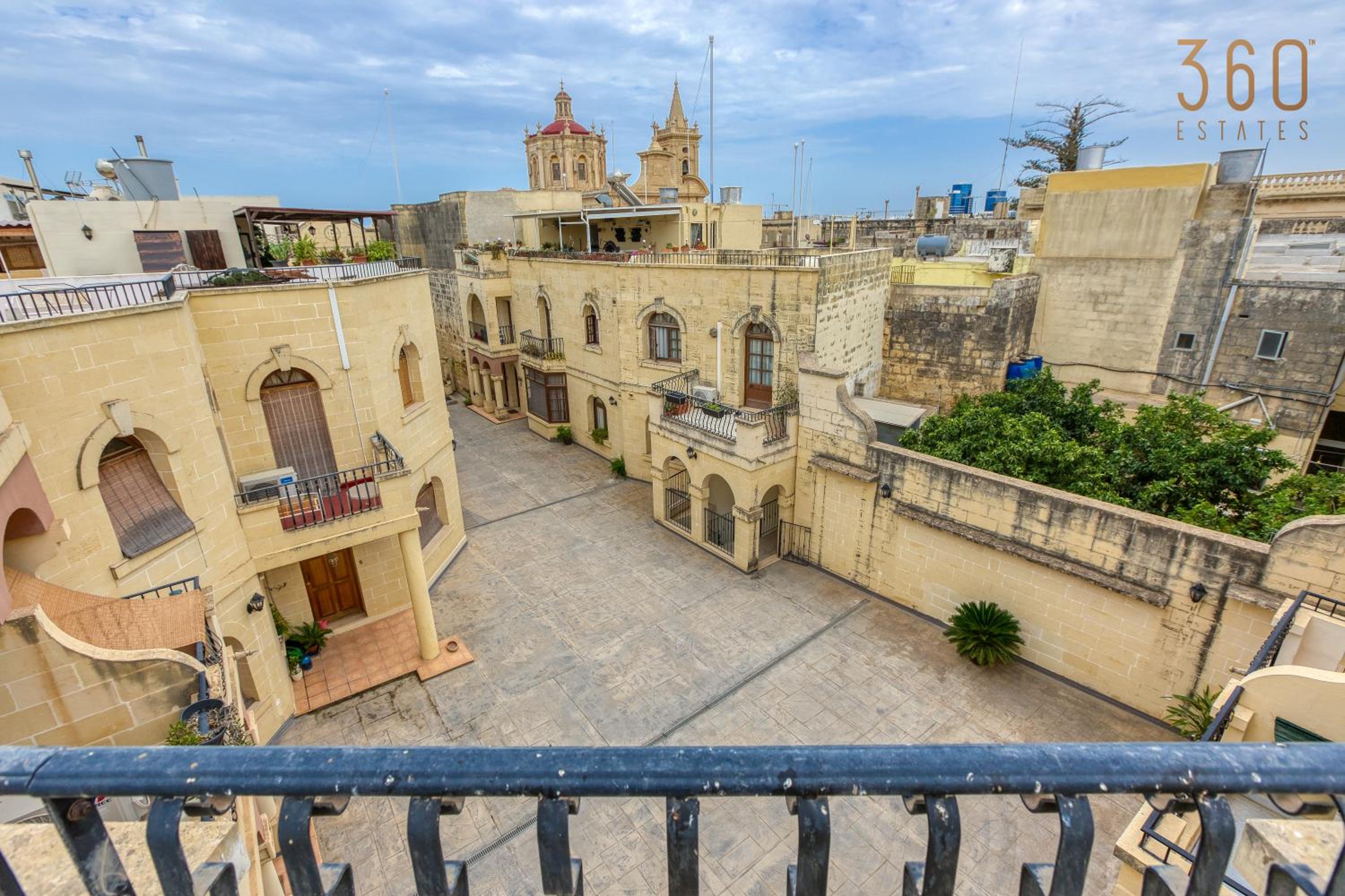 Charming 3BR Townhouse with Terraces in Balzan by 360 Estates view 3