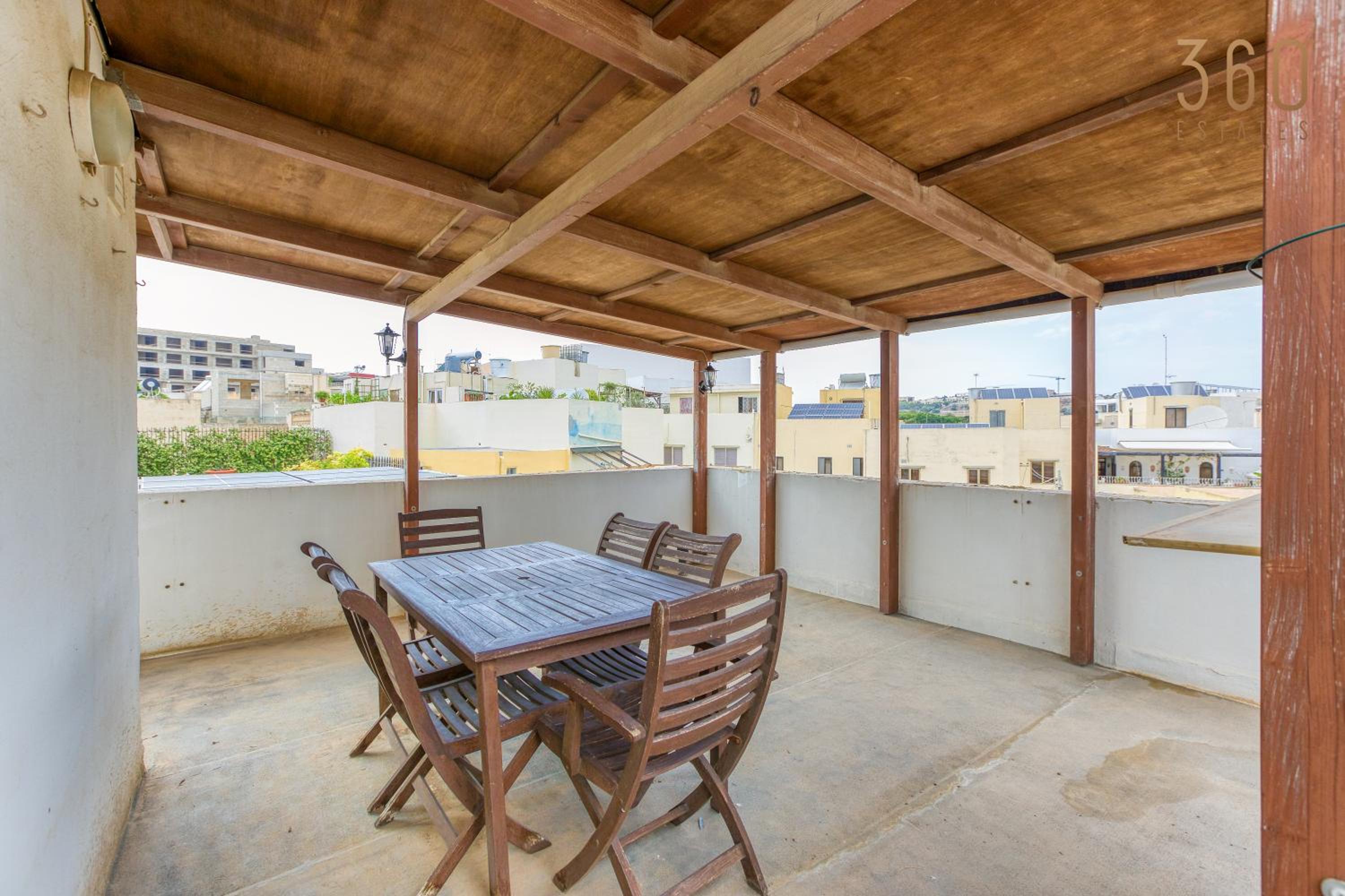 Charming 3BR Townhouse with Terraces in Balzan by 360 Estates view 2