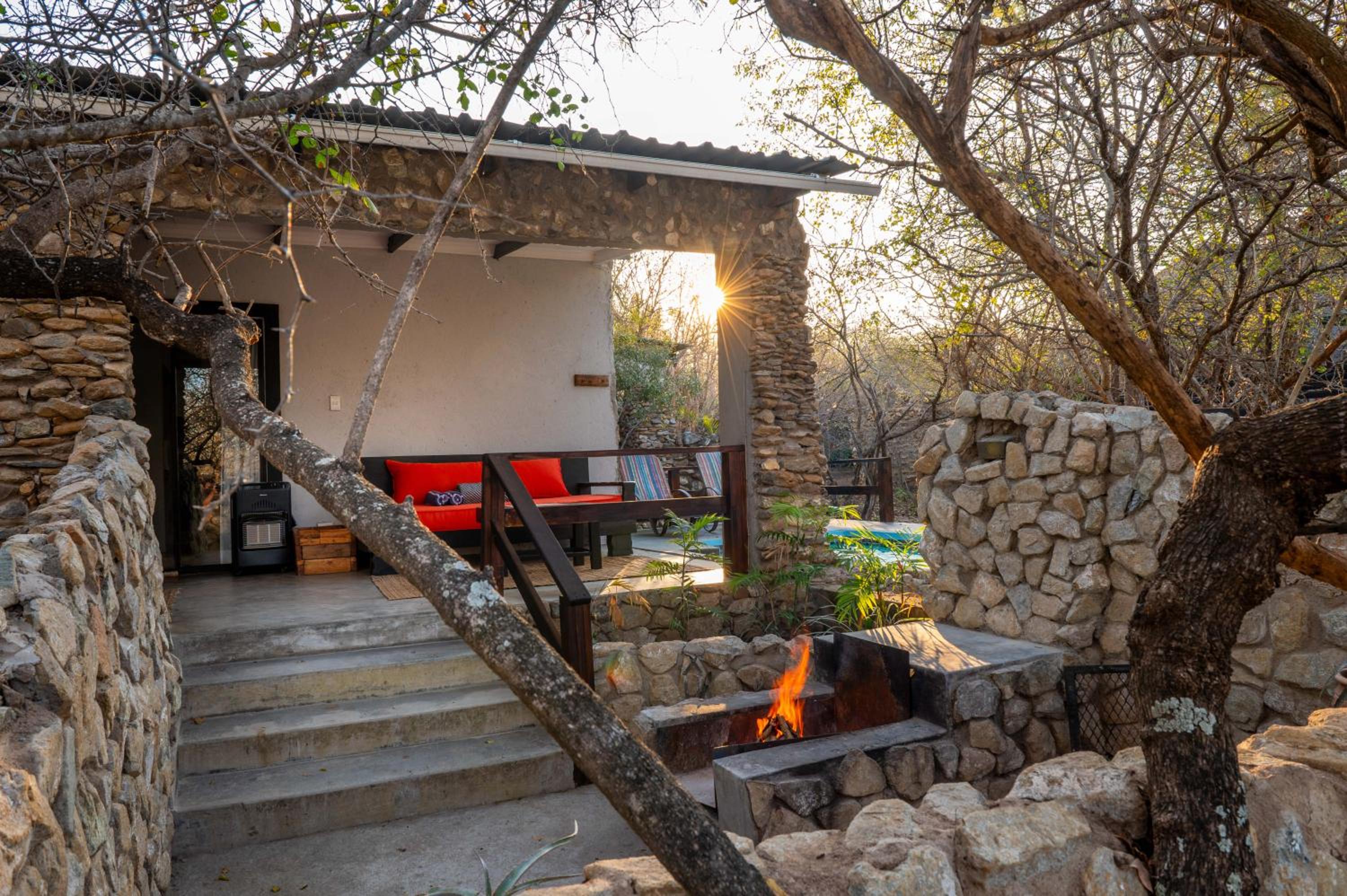 Foxy Crocodile Bush Lodge & Kruger Safaris