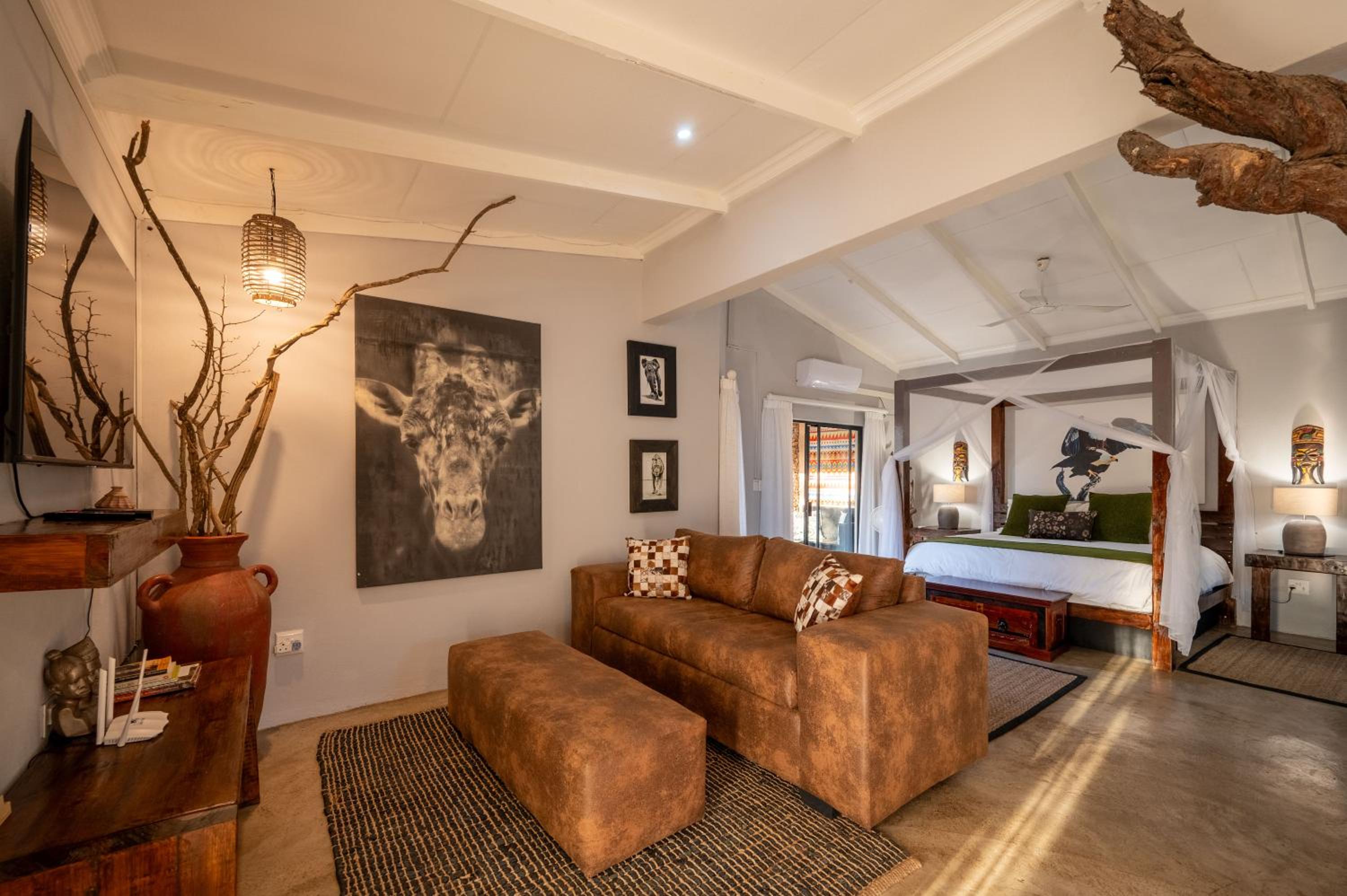 Foxy Crocodile Bush Lodge & Kruger Safaris