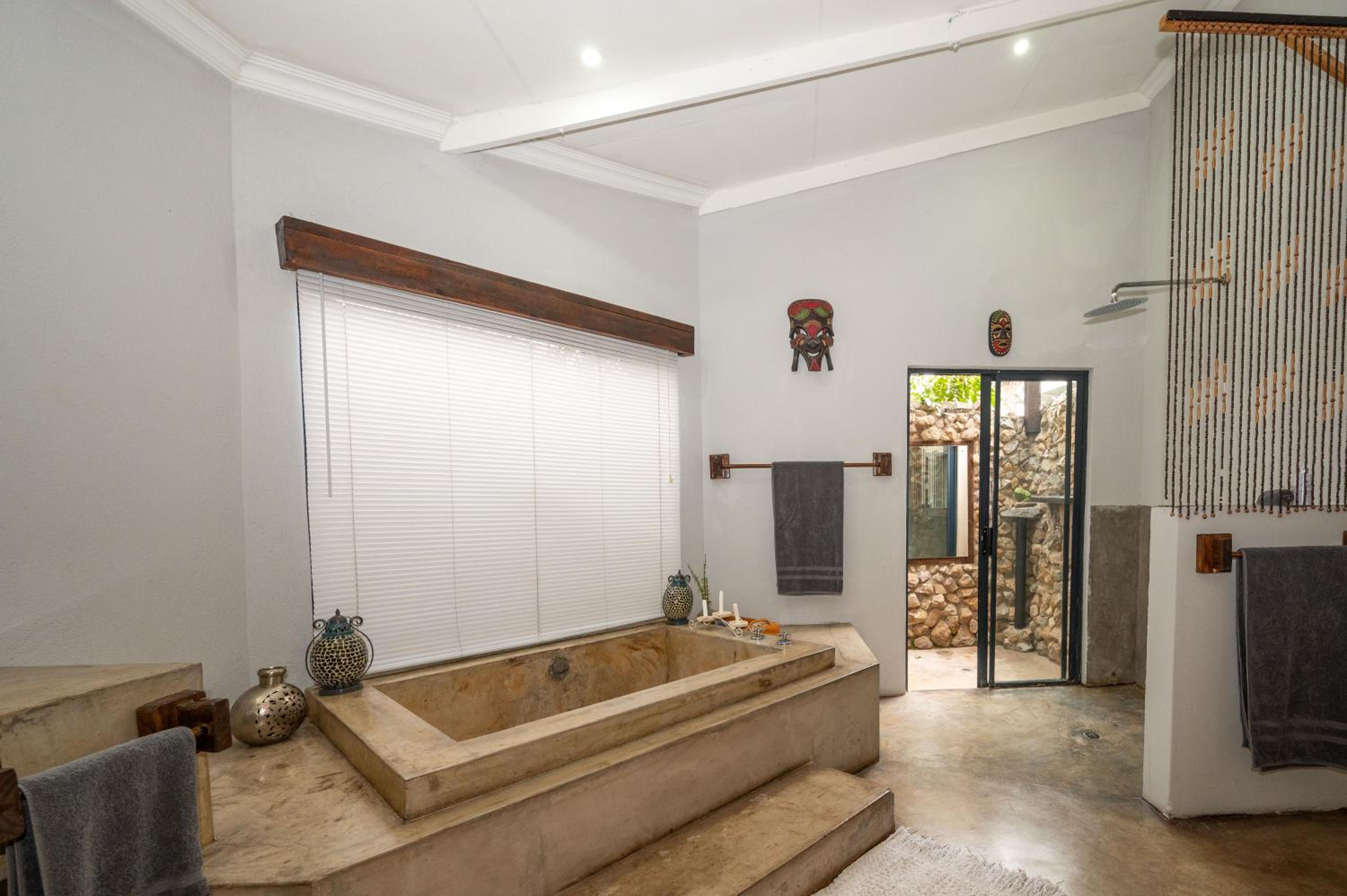 Foxy Crocodile Bush Lodge & Kruger Safaris