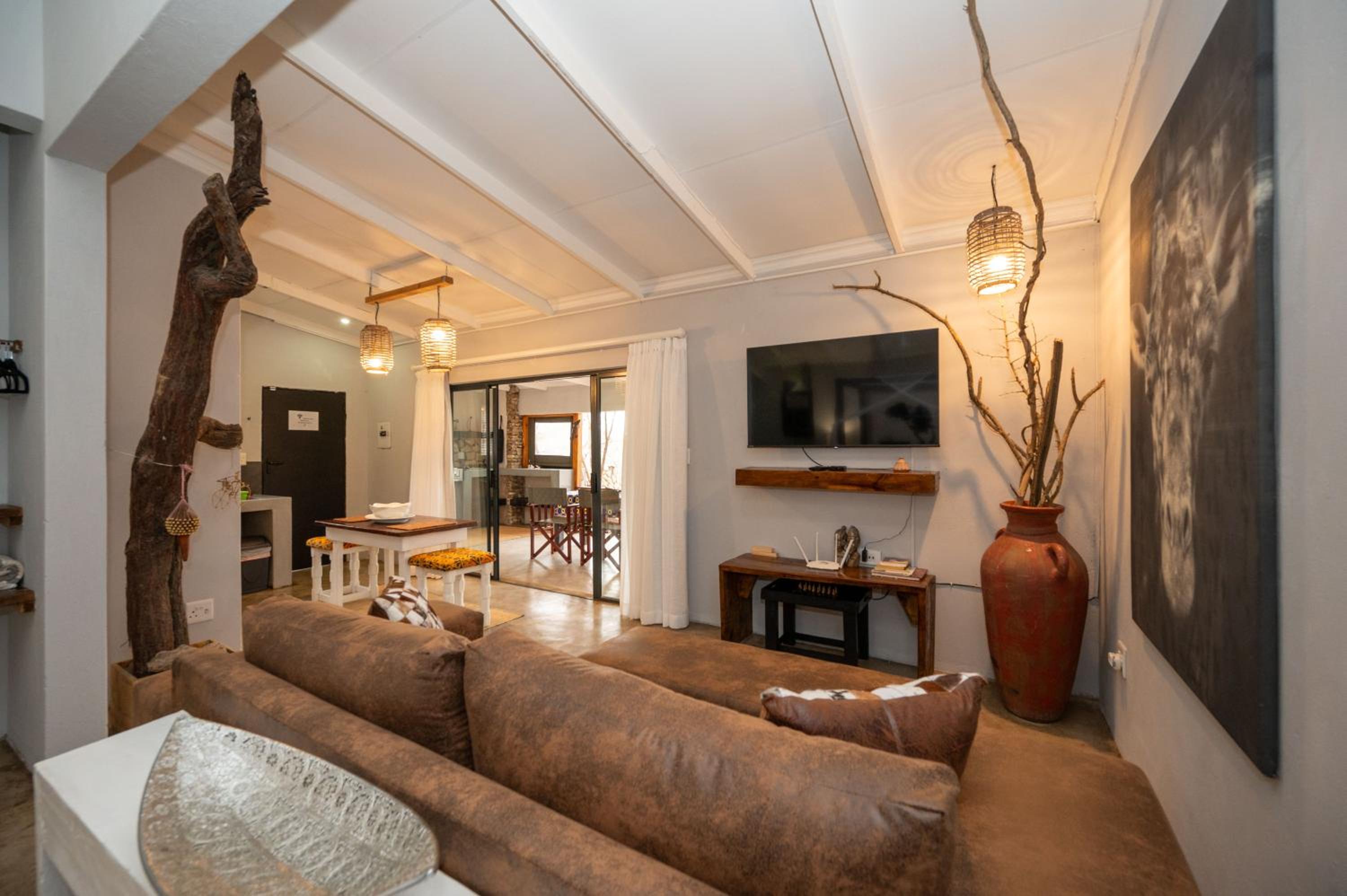 Foxy Crocodile Bush Lodge & Kruger Safaris