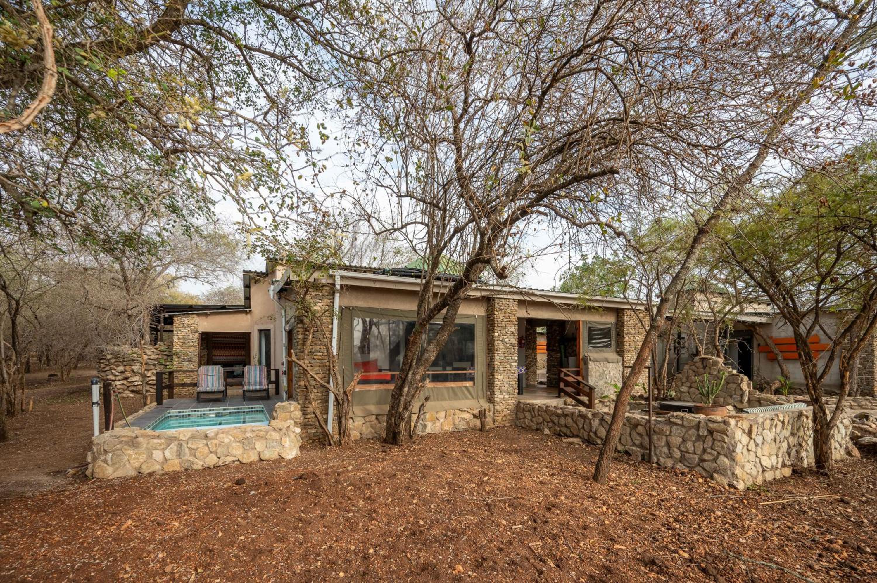 Foxy Crocodile Bush Lodge & Kruger Safaris