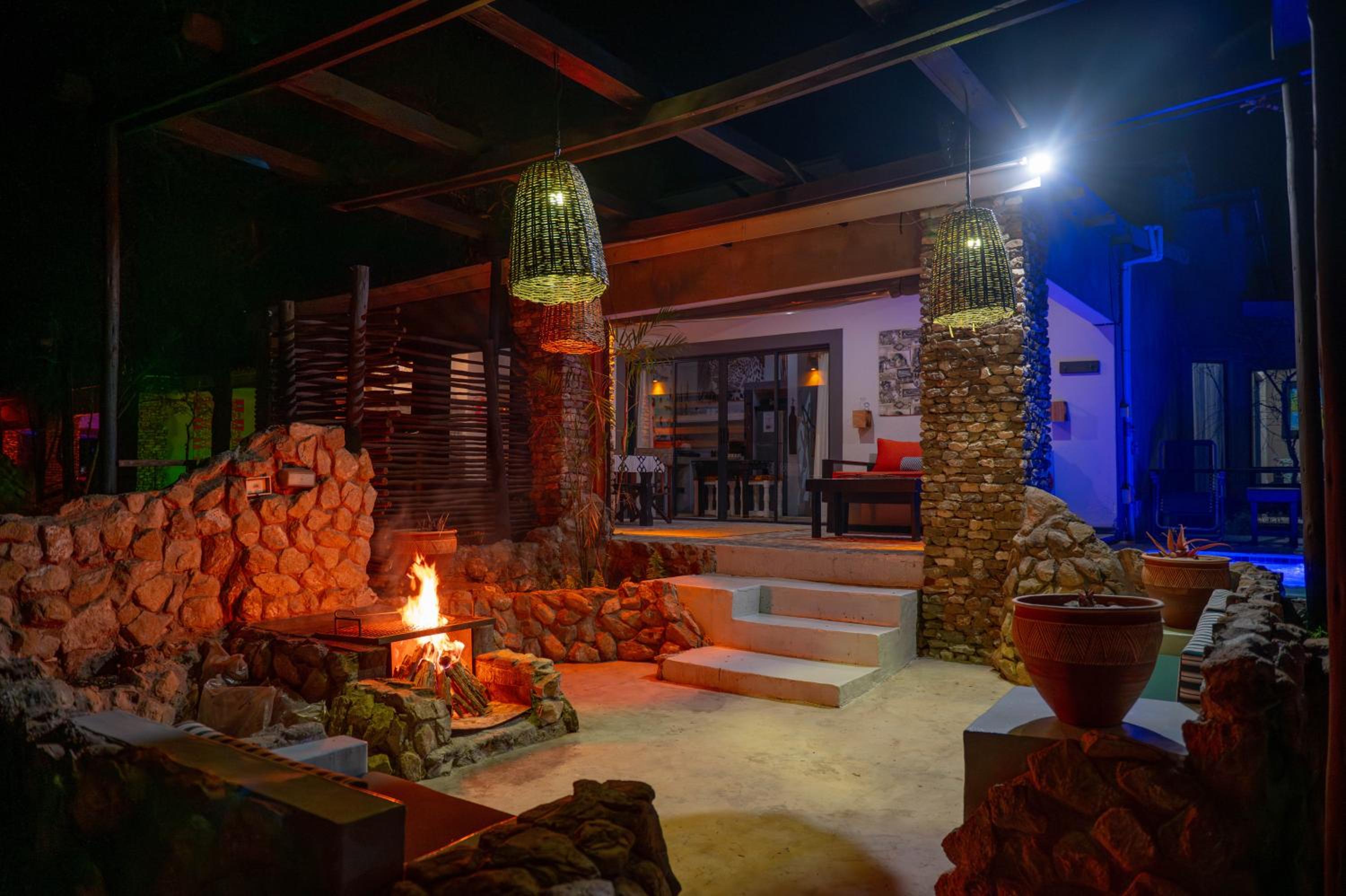 Foxy Crocodile Bush Lodge & Kruger Safaris