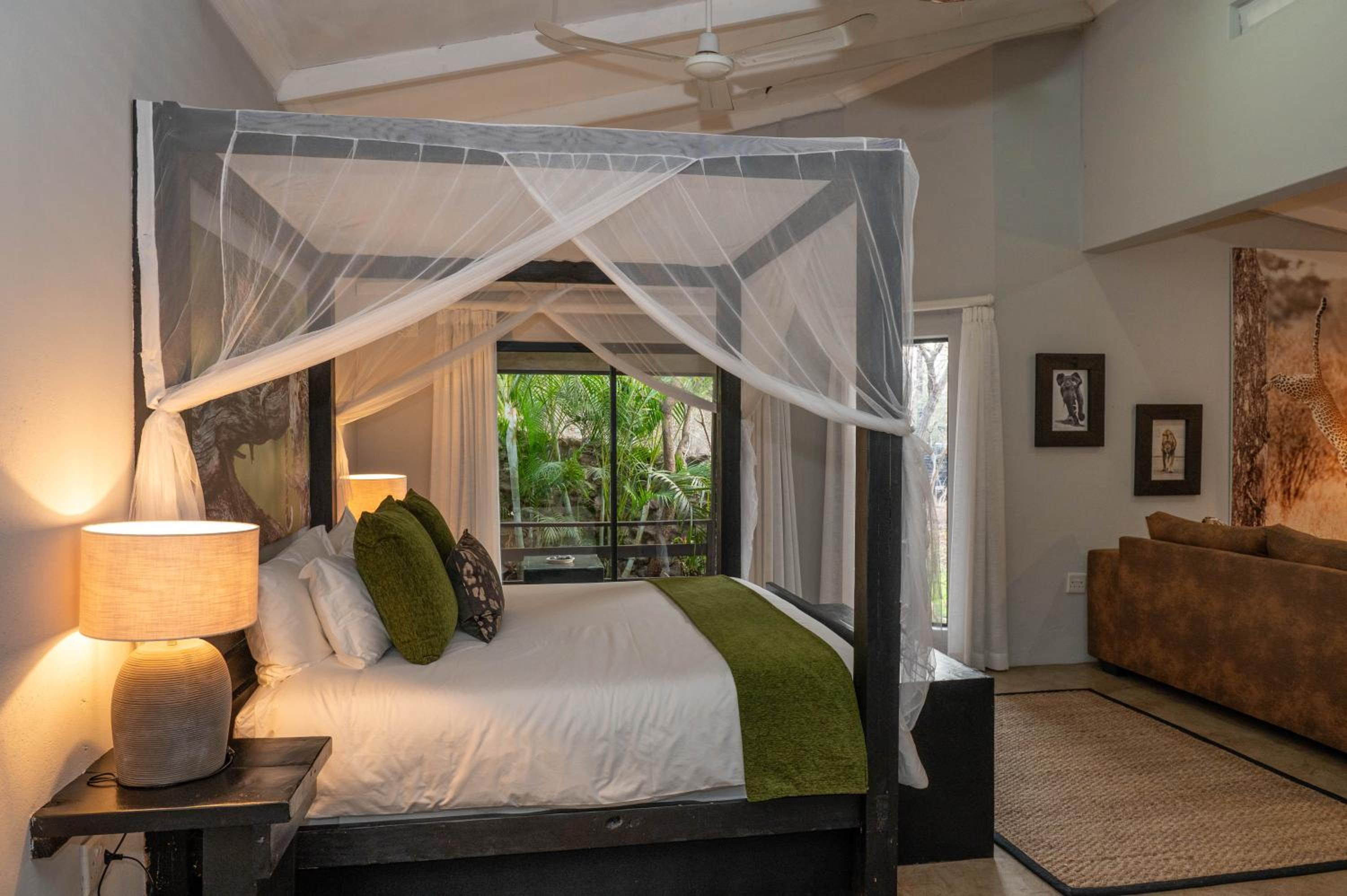 Foxy Crocodile Bush Lodge & Kruger Safaris