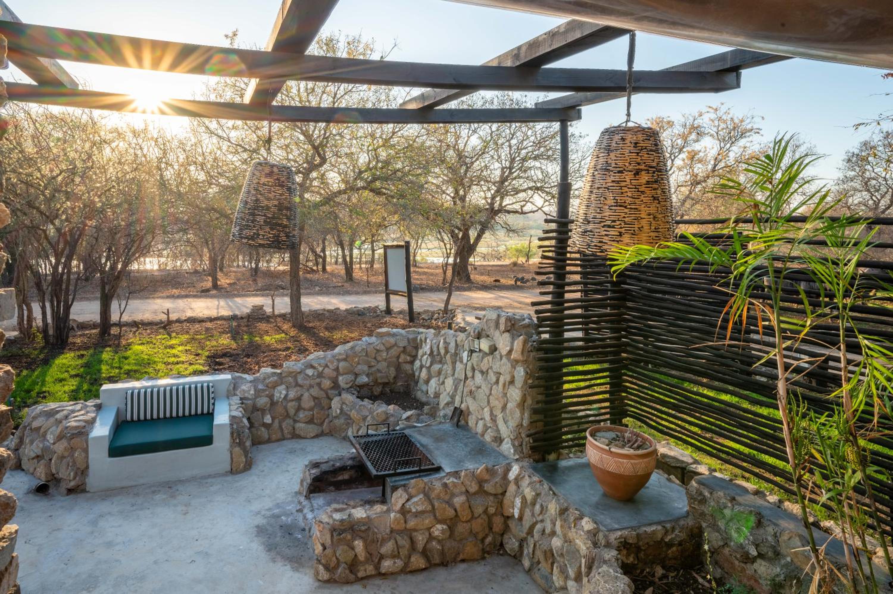 Foxy Crocodile Bush Lodge & Kruger Safaris