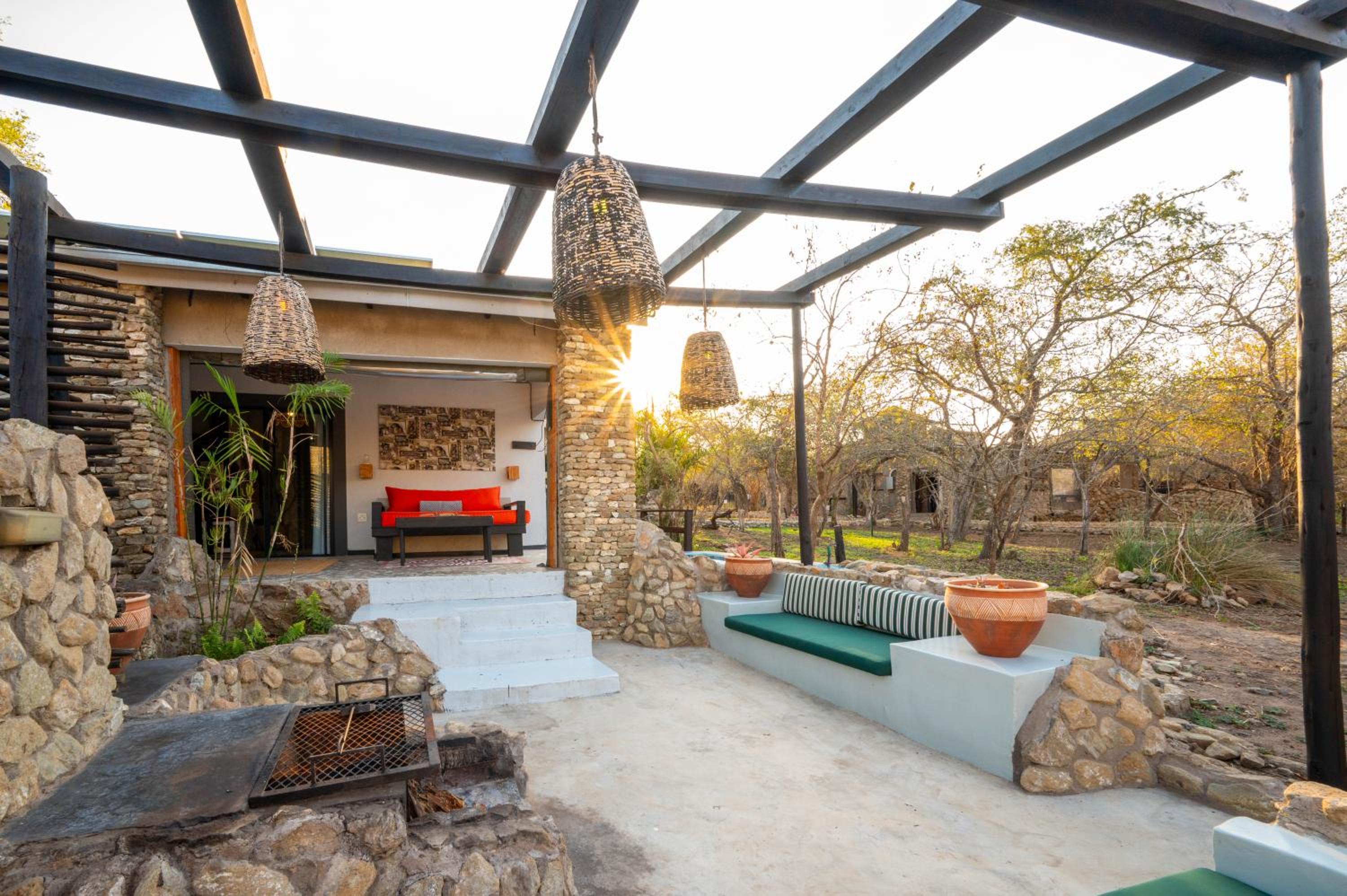 Foxy Crocodile Bush Lodge & Kruger Safaris