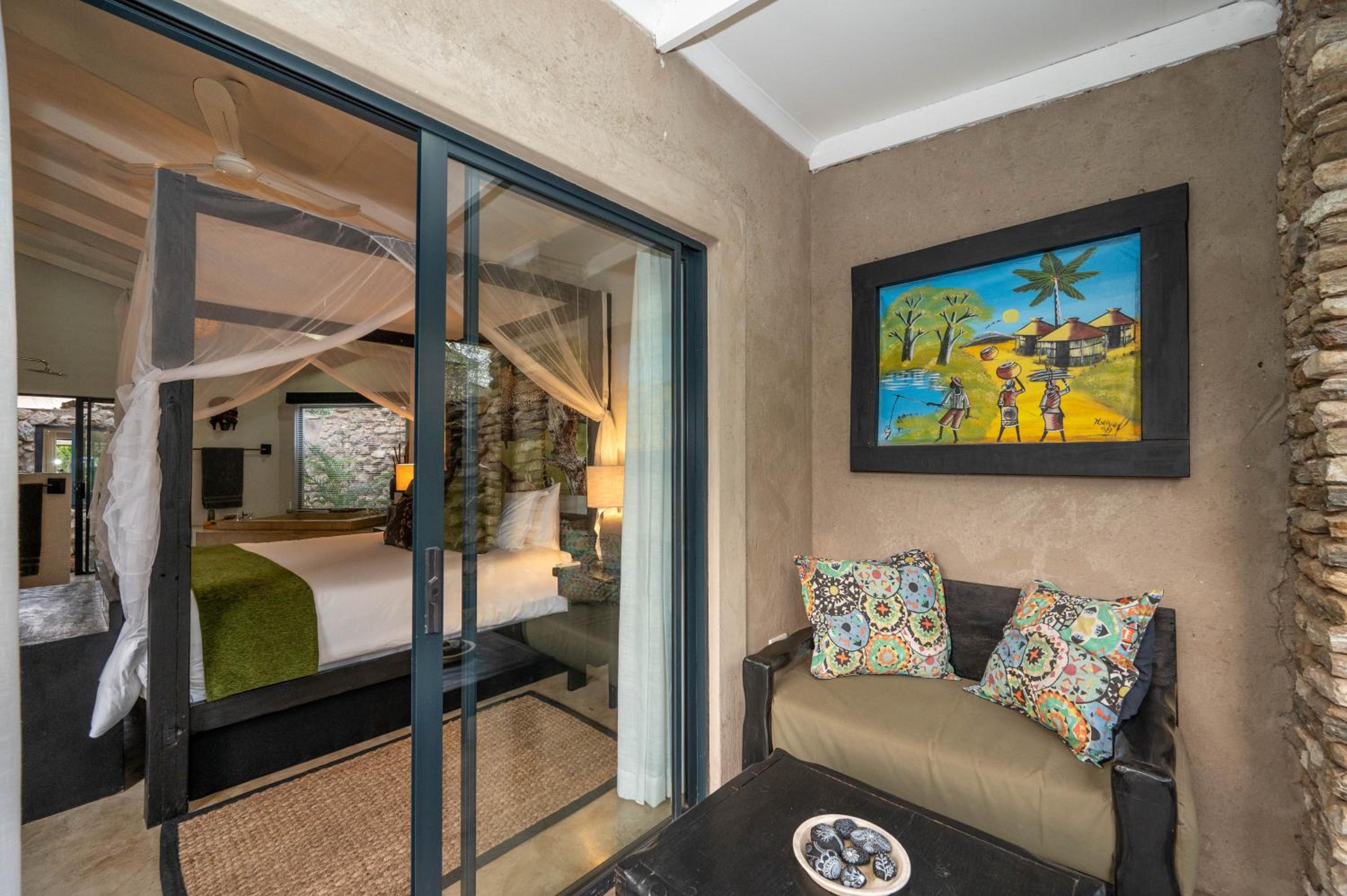 Foxy Crocodile Bush Lodge & Kruger Safaris