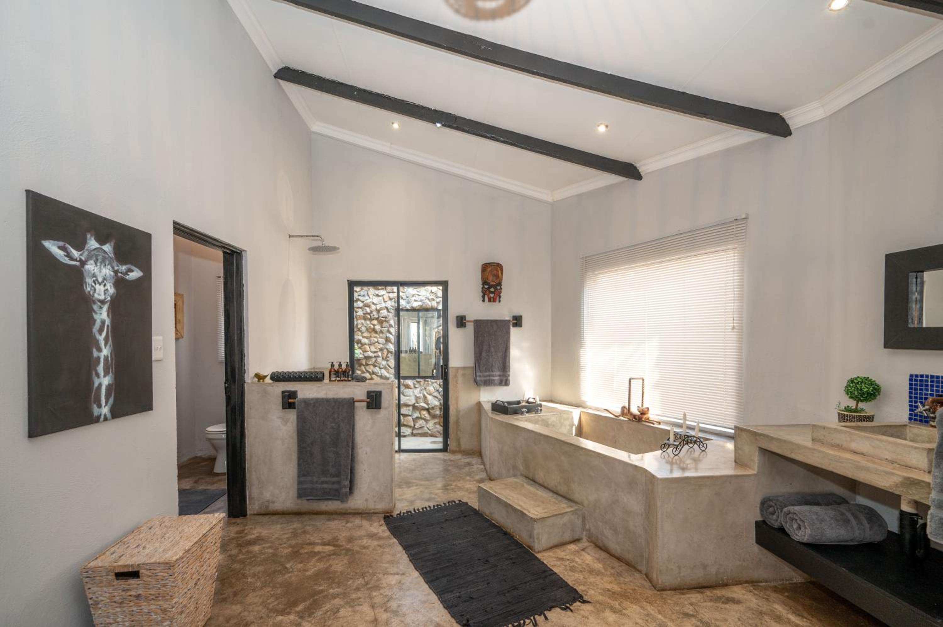 Foxy Crocodile Bush Lodge & Kruger Safaris