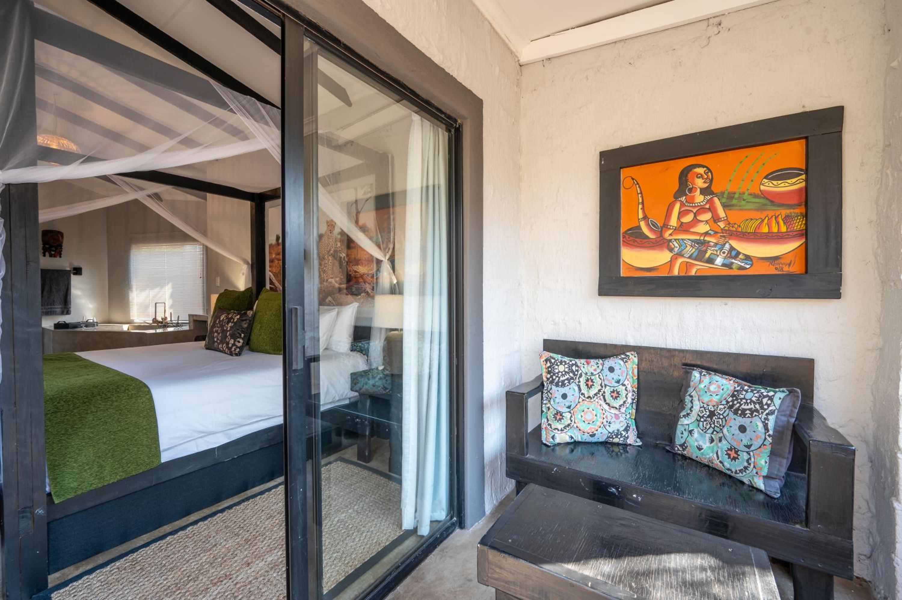 Foxy Crocodile Bush Lodge & Kruger Safaris